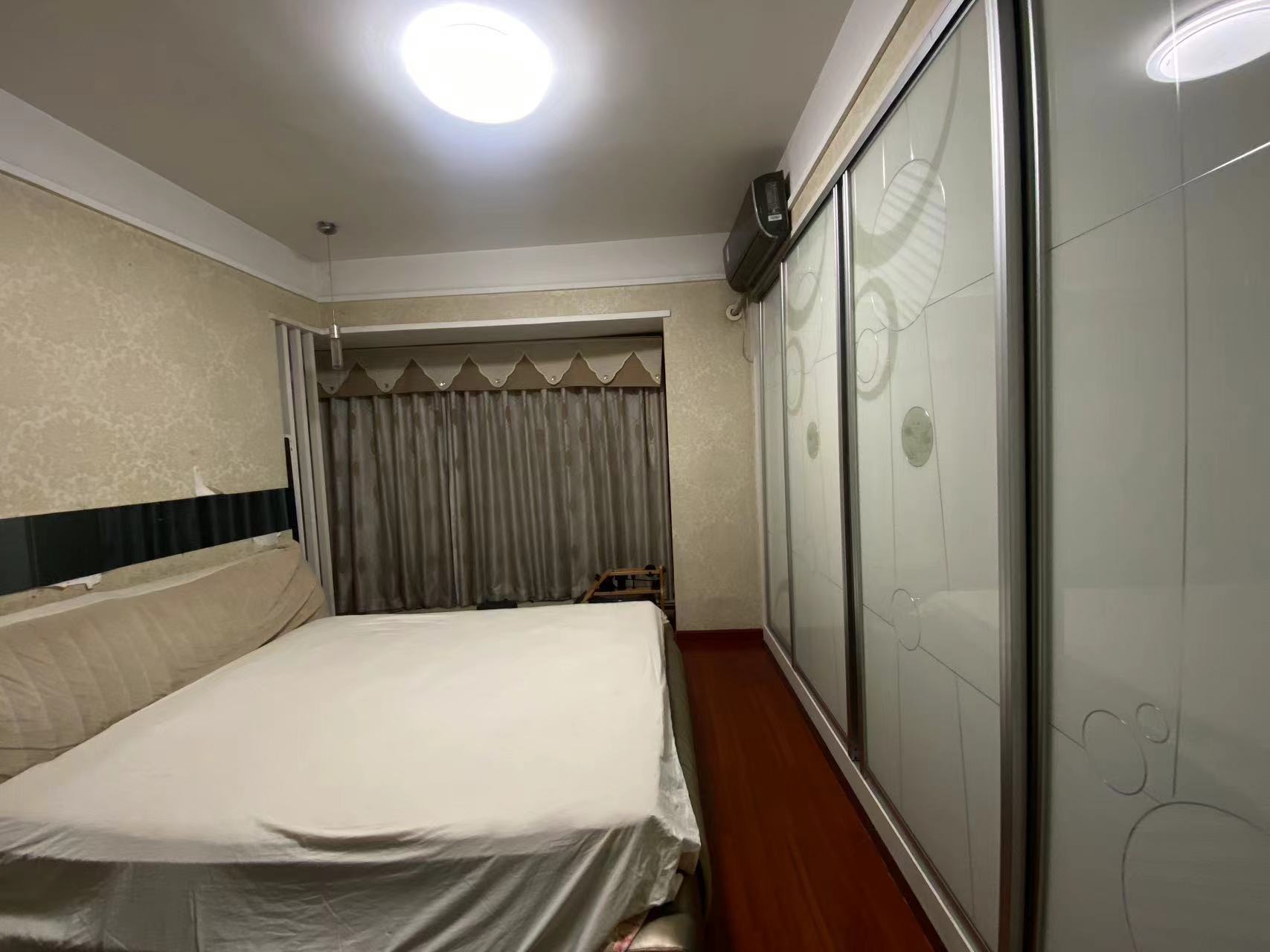 经世皇城 4室2厅2卫 68.0万 经世皇城 4室2厅2卫 68.0万室内图