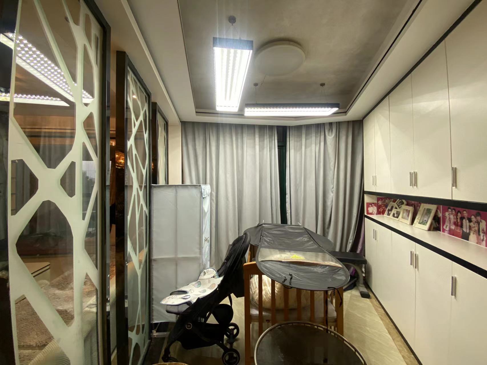 经世皇城 4室2厅2卫 68.0万 经世皇城 4室2厅2卫 68.0万室内图