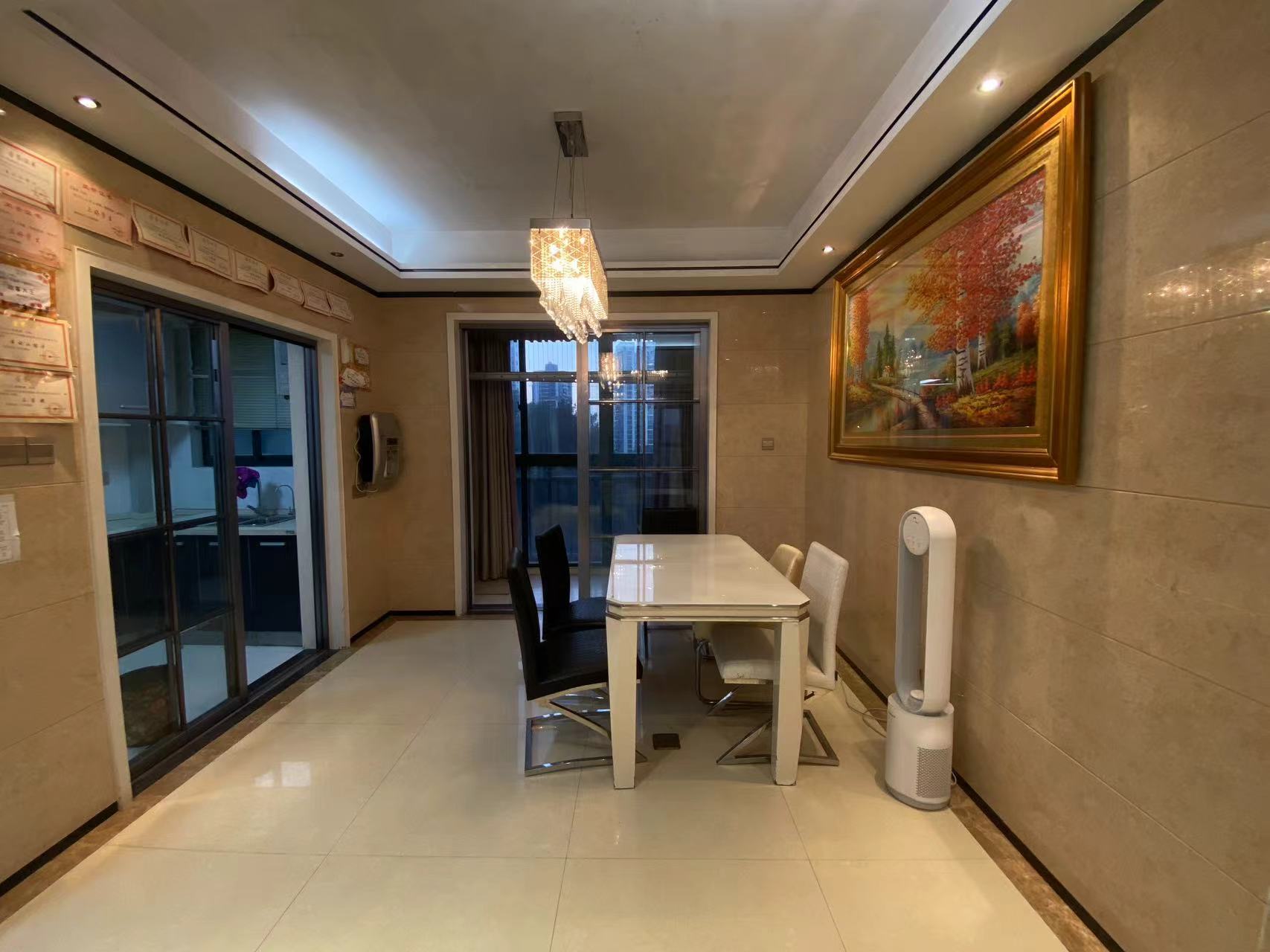 经世皇城 4室2厅2卫 68.0万 经世皇城 4室2厅2卫 68.0万室内图