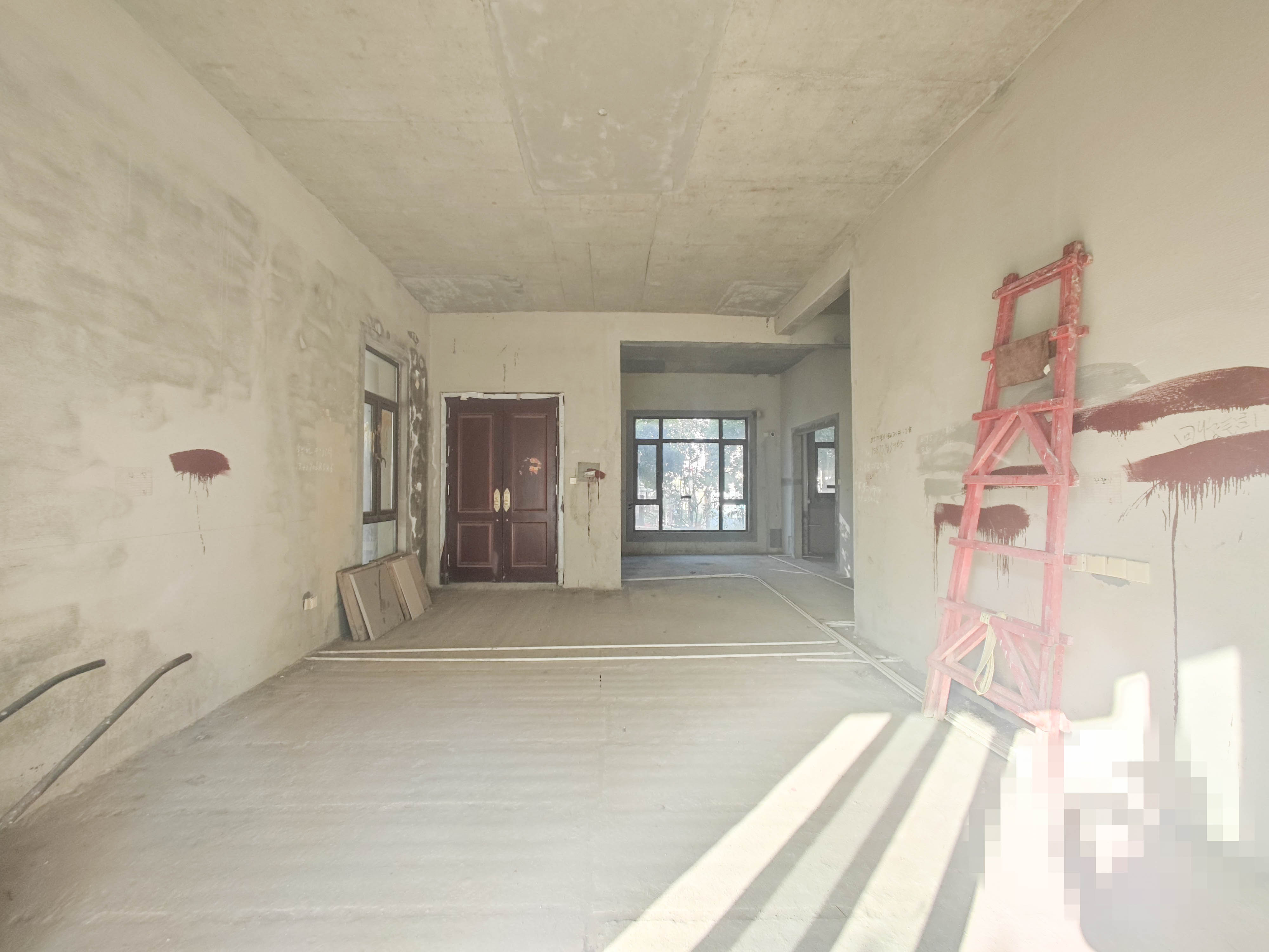 碧桂园南城首府(东宸林海)  5室3厅3卫    430.0万 碧桂园南城首府(东宸林海)  5室3厅3卫    430.0万客厅