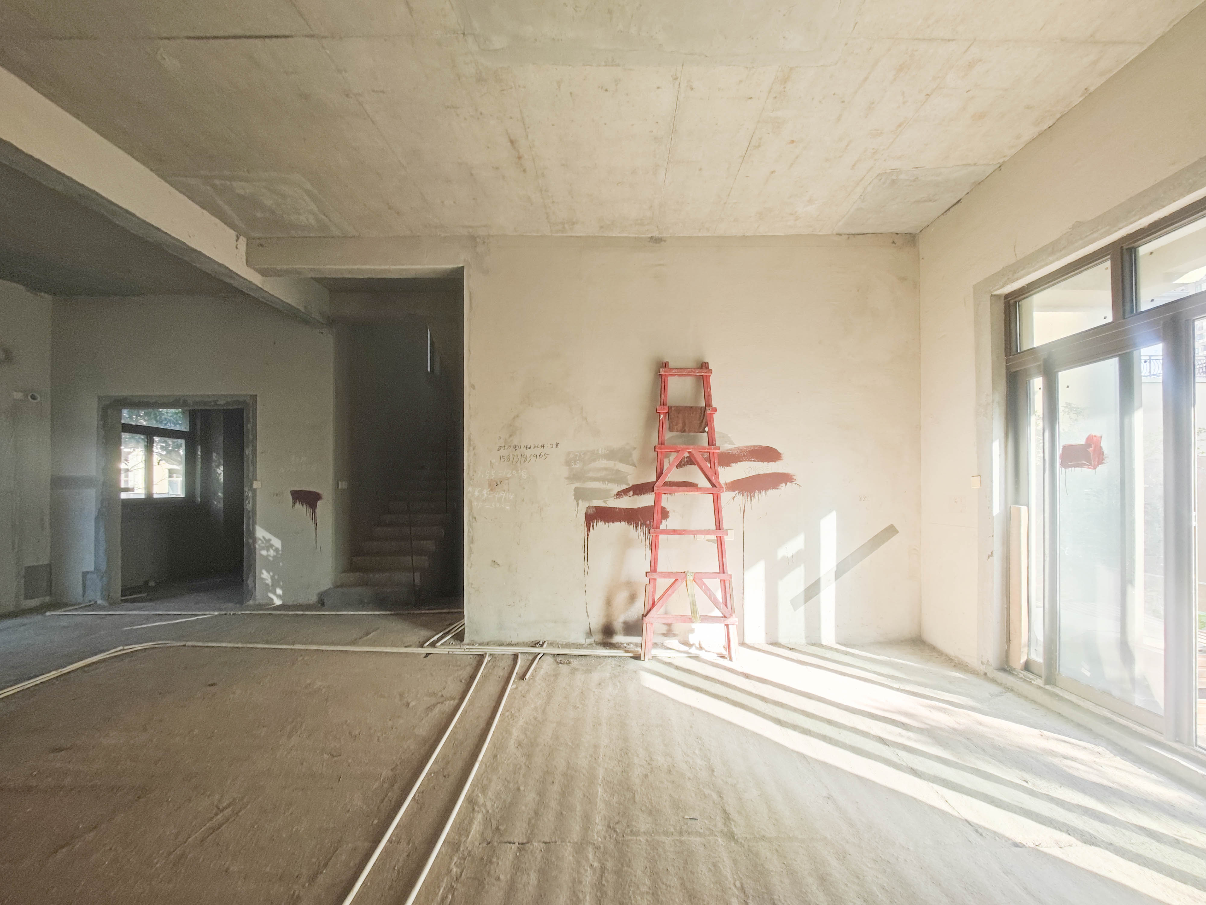 碧桂园南城首府(东宸林海)  5室3厅3卫    430.0万 碧桂园南城首府(东宸林海)  5室3厅3卫    430.0万客厅