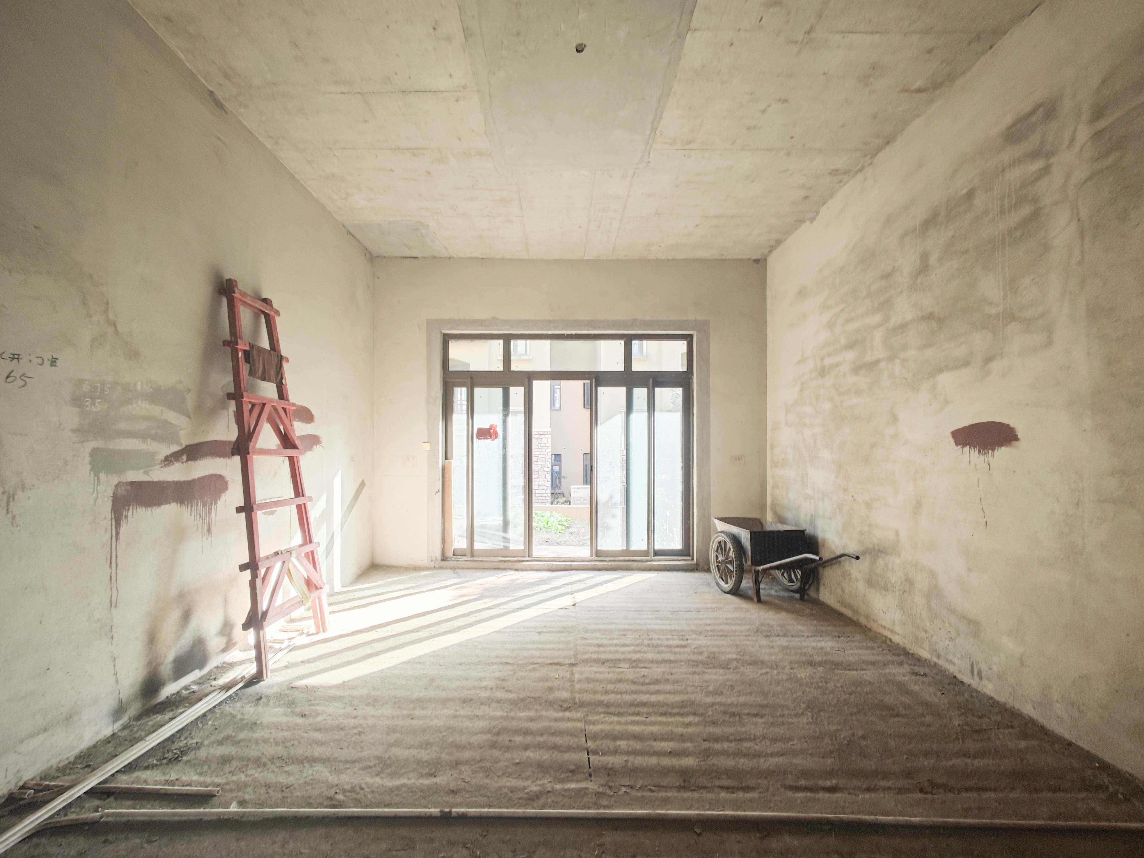 碧桂园南城首府(东宸林海)  5室3厅3卫    430.0万 碧桂园南城首府(东宸林海)  5室3厅3卫    430.0万客厅