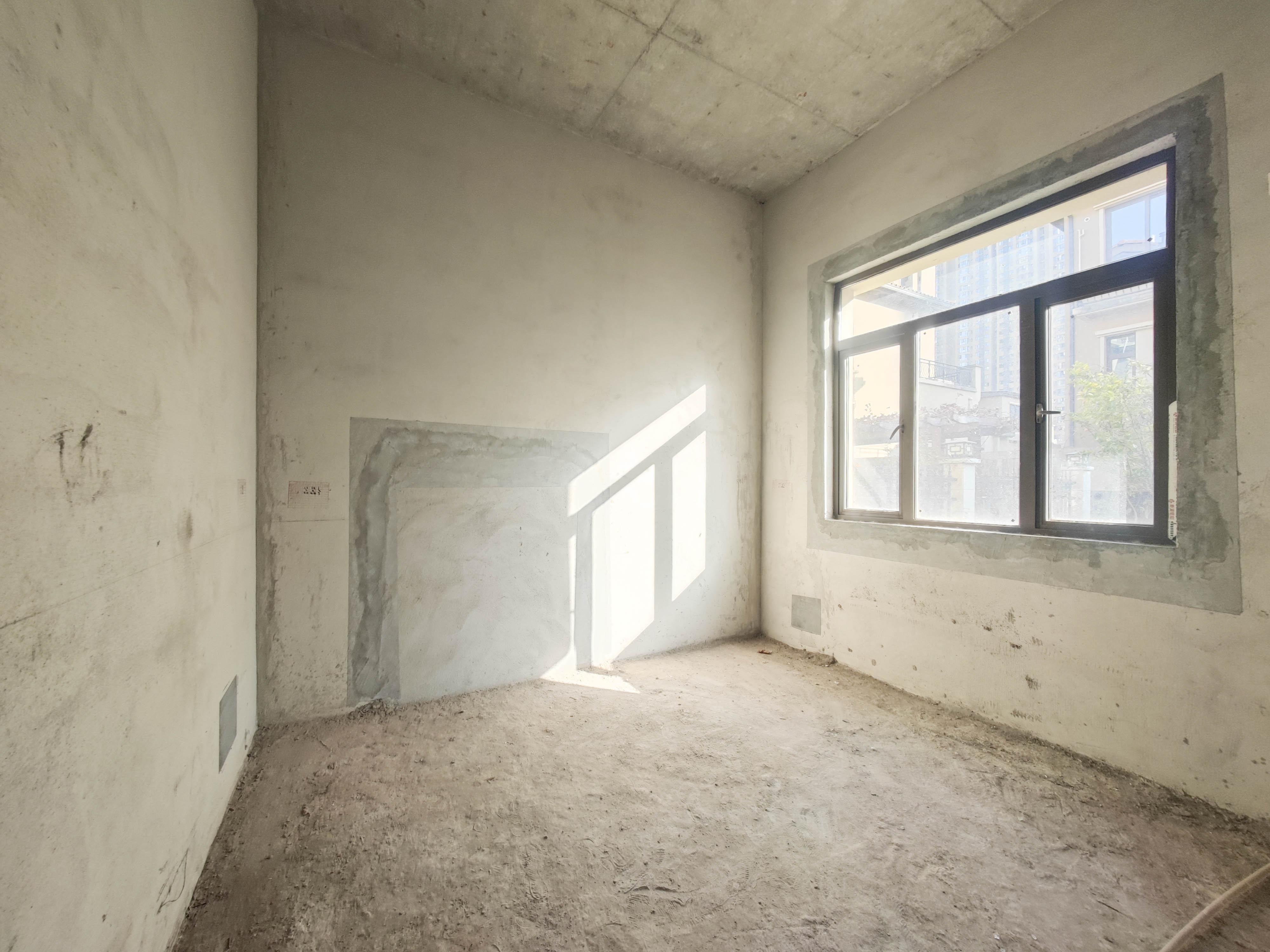 碧桂园南城首府(东宸林海)  5室3厅3卫    430.0万 碧桂园南城首府(东宸林海)  5室3厅3卫    430.0万卧室