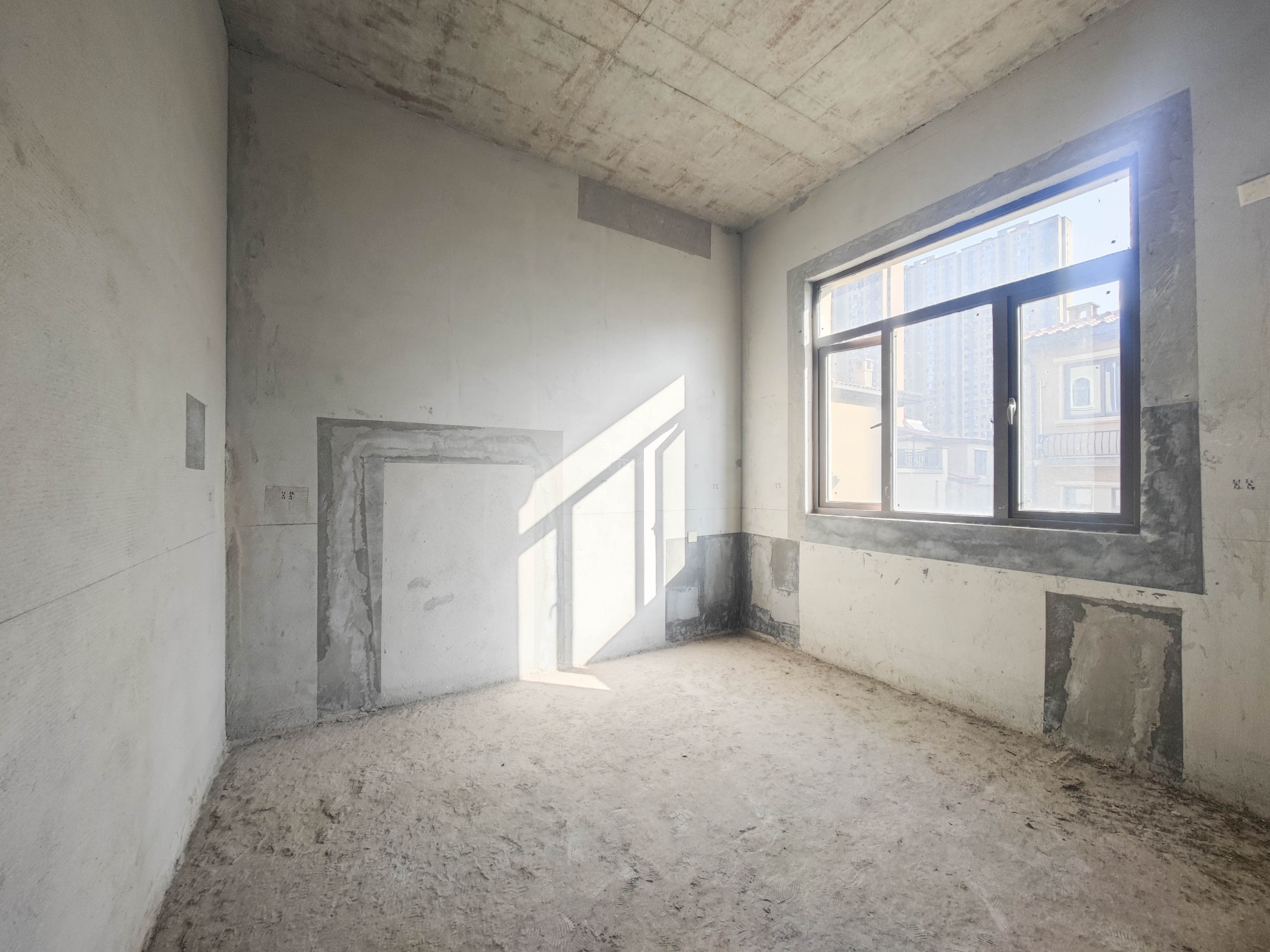 碧桂园南城首府(东宸林海)  5室3厅3卫    430.0万 碧桂园南城首府(东宸林海)  5室3厅3卫    430.0万卧室