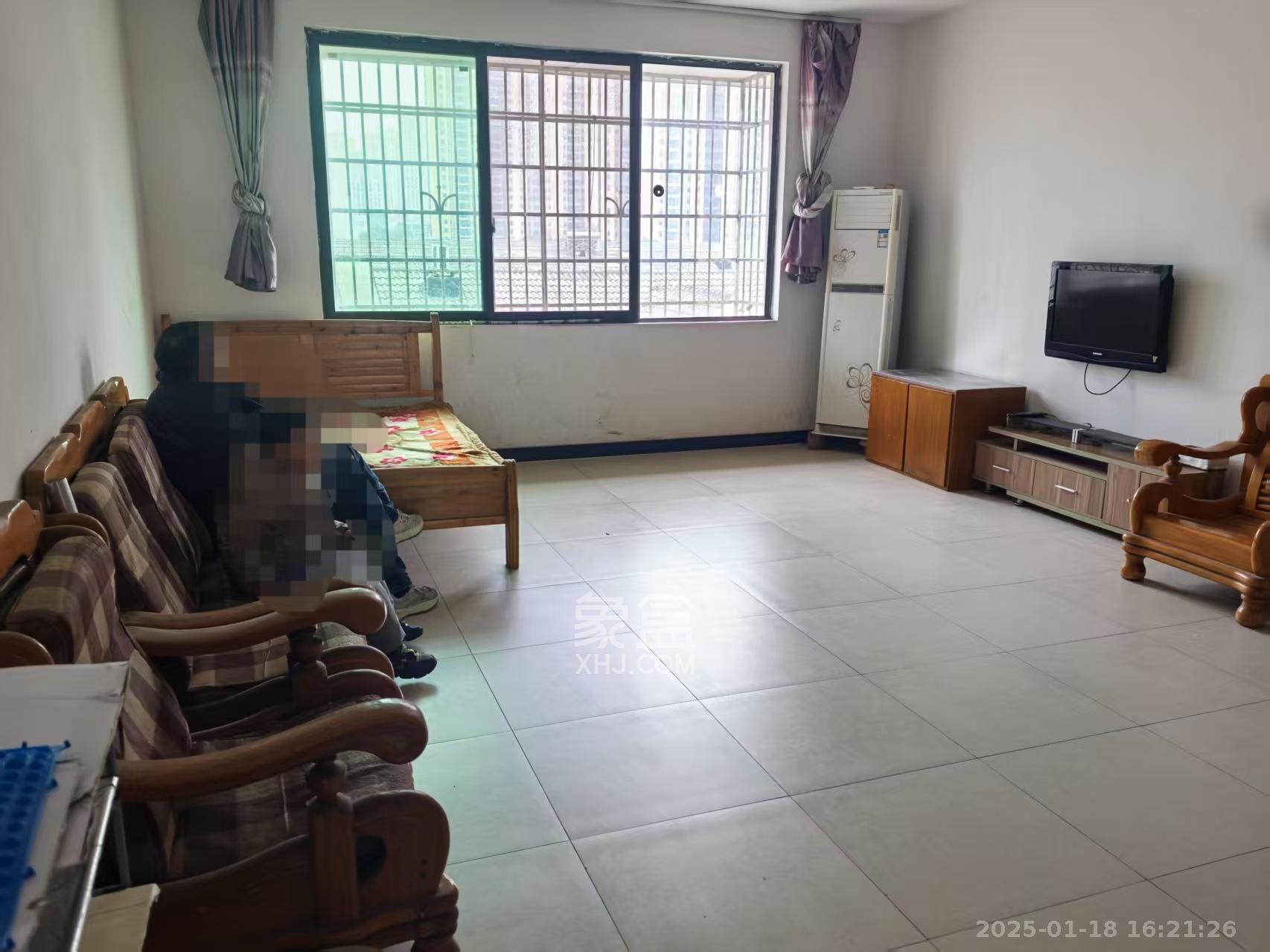 大桥四区 3室1厅1卫 2400.0元/月 大桥四区 3室1厅1卫 2400.0元/月室内图