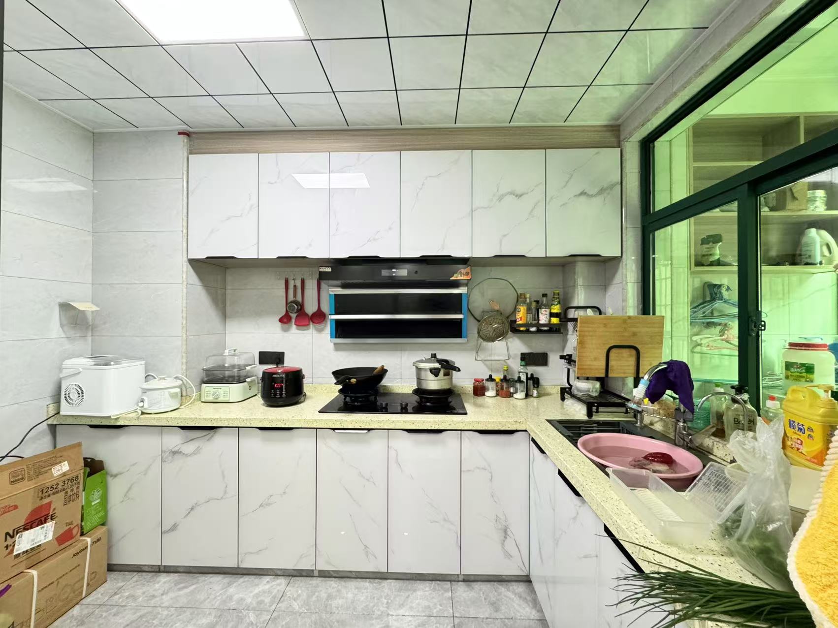 湘粤名城 3室2厅2卫 1800.0元/月 湘粤名城 3室2厅2卫 1800.0元/月室内图