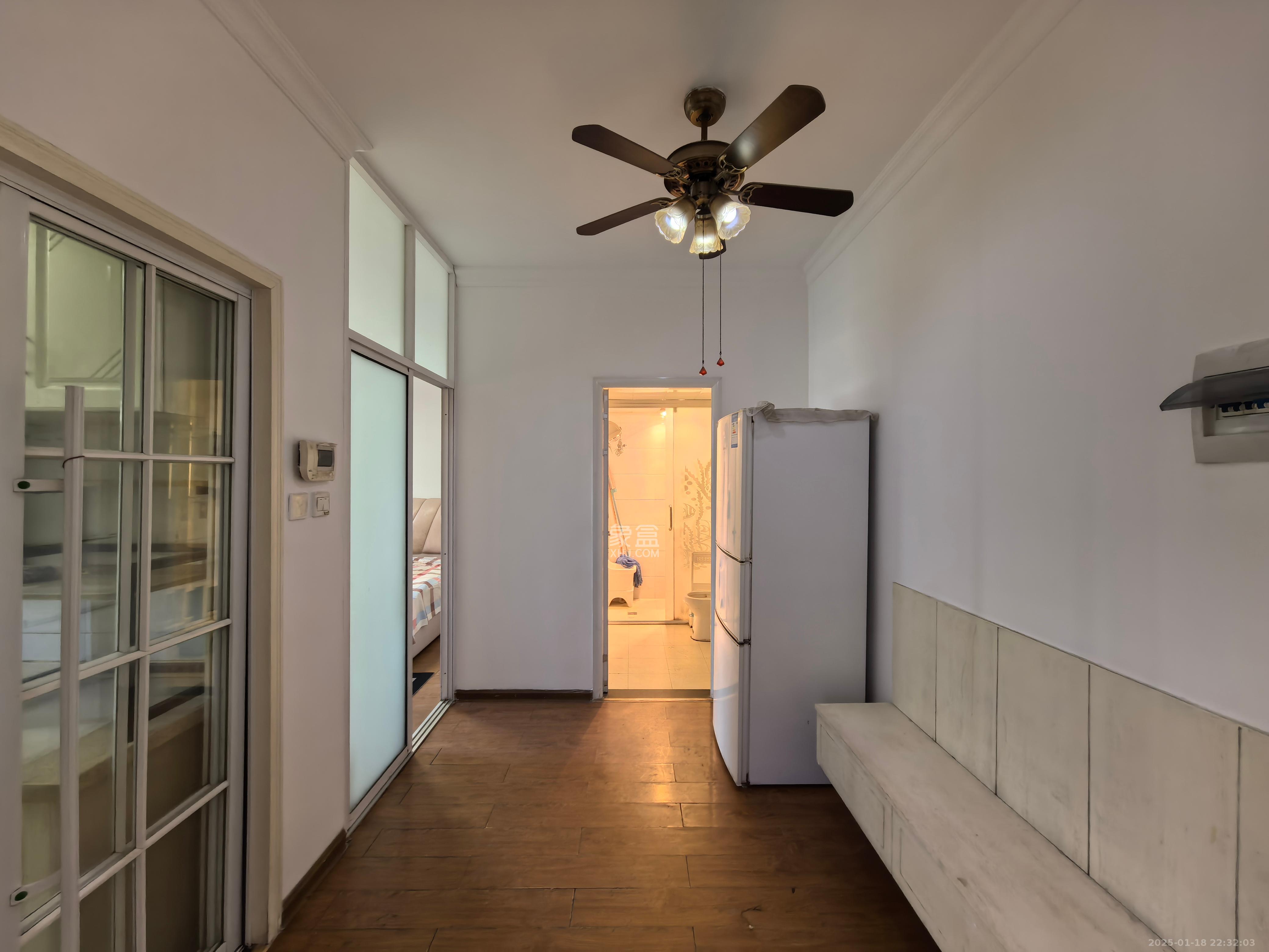 白石古莲城  1室1厅1卫    25.8万 白石古莲城  1室1厅1卫    25.8万室内图