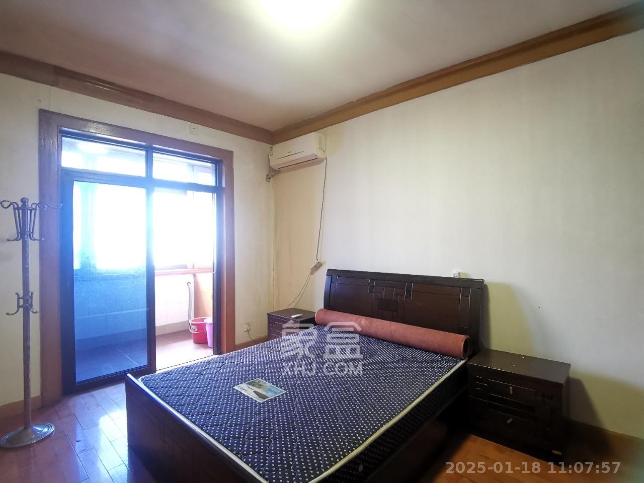 湖南省人口和计划生育委员会宿舍(计生委宿舍) 4室2厅1卫 2500.0元/月 湖南省人口和计划生育委员会宿舍(计生委宿舍) 4室2厅1卫 2500.0元/月室内图