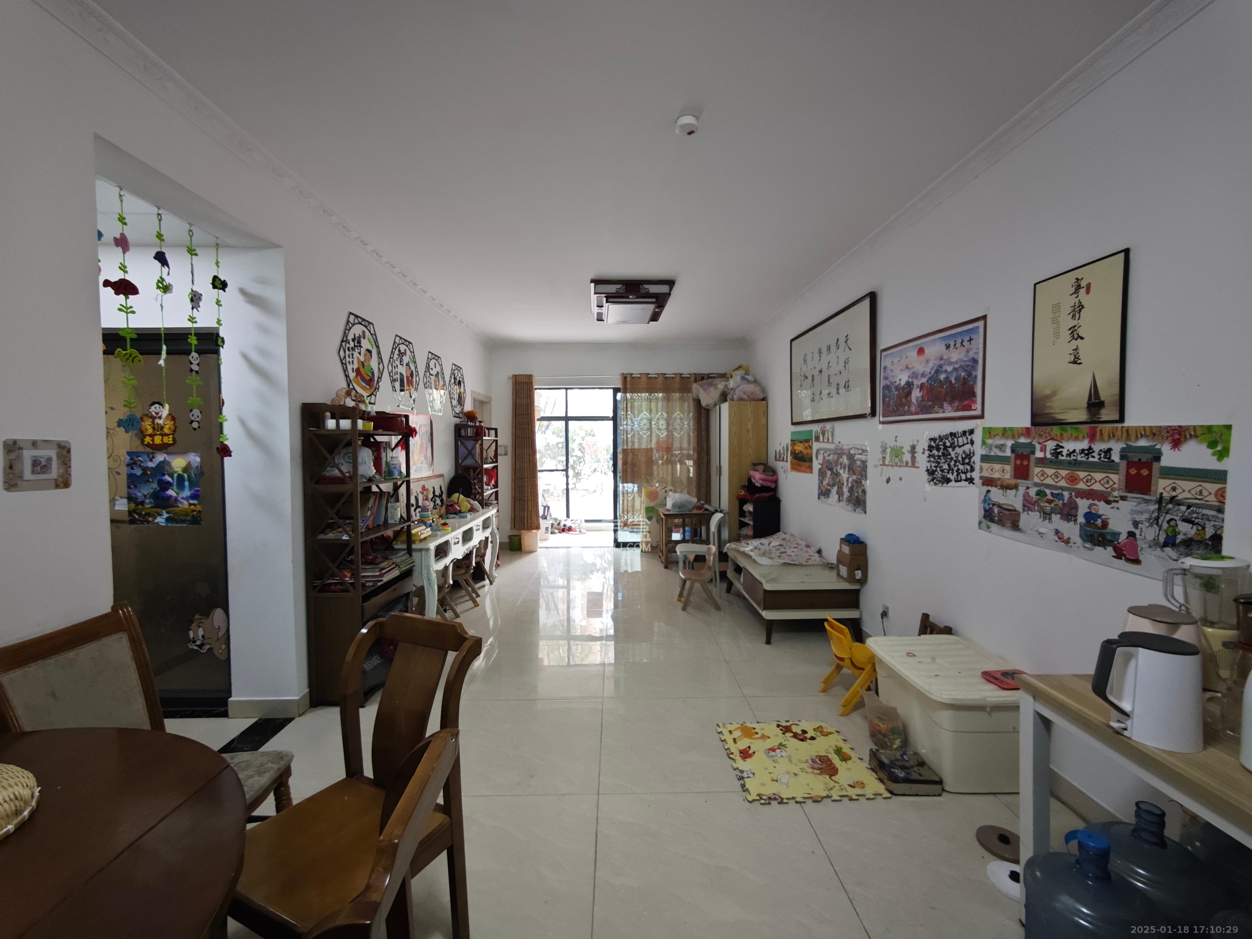 卢浮原著 3室2厅1卫 2000.0元/月 卢浮原著 3室2厅1卫 2000.0元/月室内图