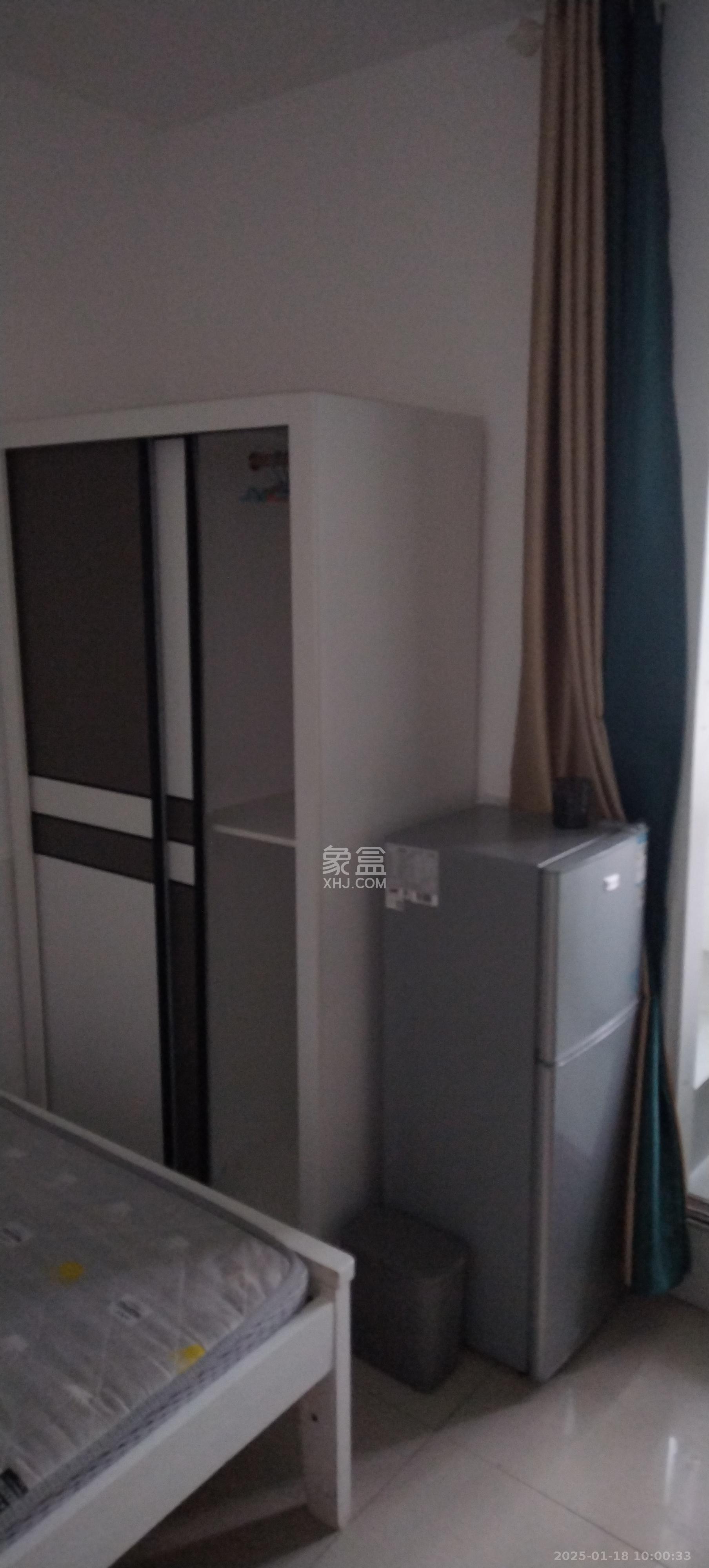 红星商务楼(红星蔬菜批发大市场) 1室1厅1卫 950.0元/月 红星商务楼(红星蔬菜批发大市场) 1室1厅1卫 950.0元/月室内图