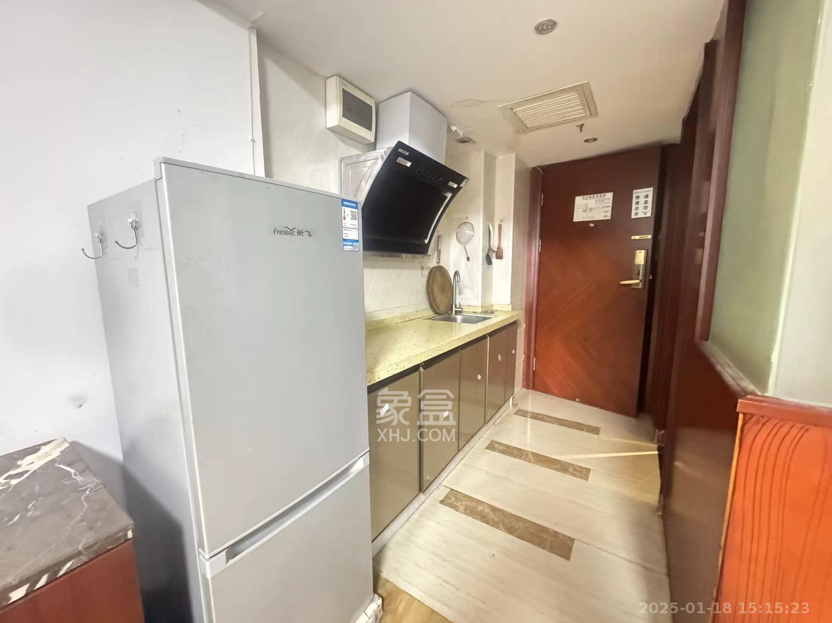 山水华景  1室1厅1卫   1300.00元/月室内图