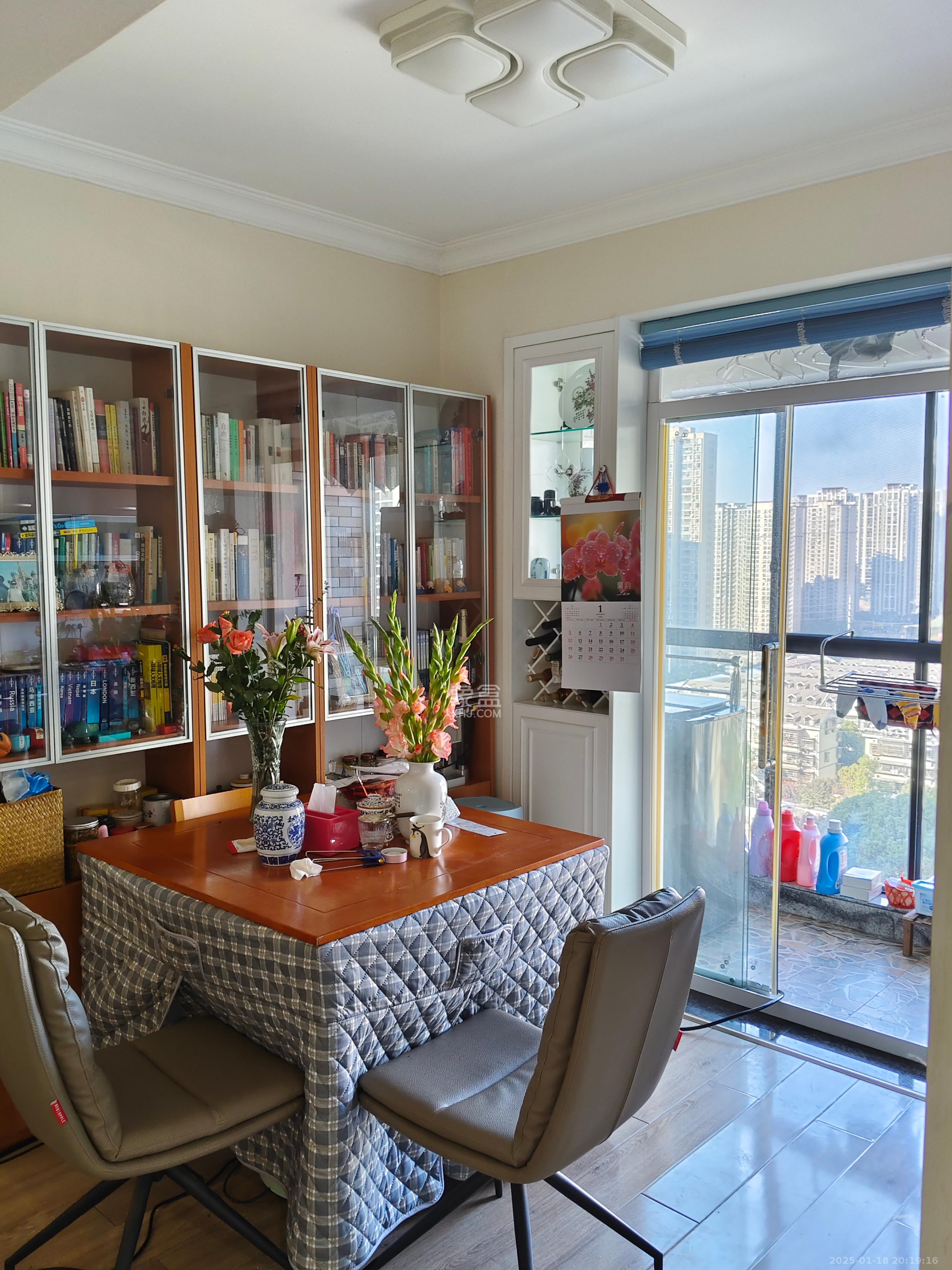 天城湖光山色 1室1厅1卫 1500.0元/月 天城湖光山色 1室1厅1卫 1500.0元/月室内图