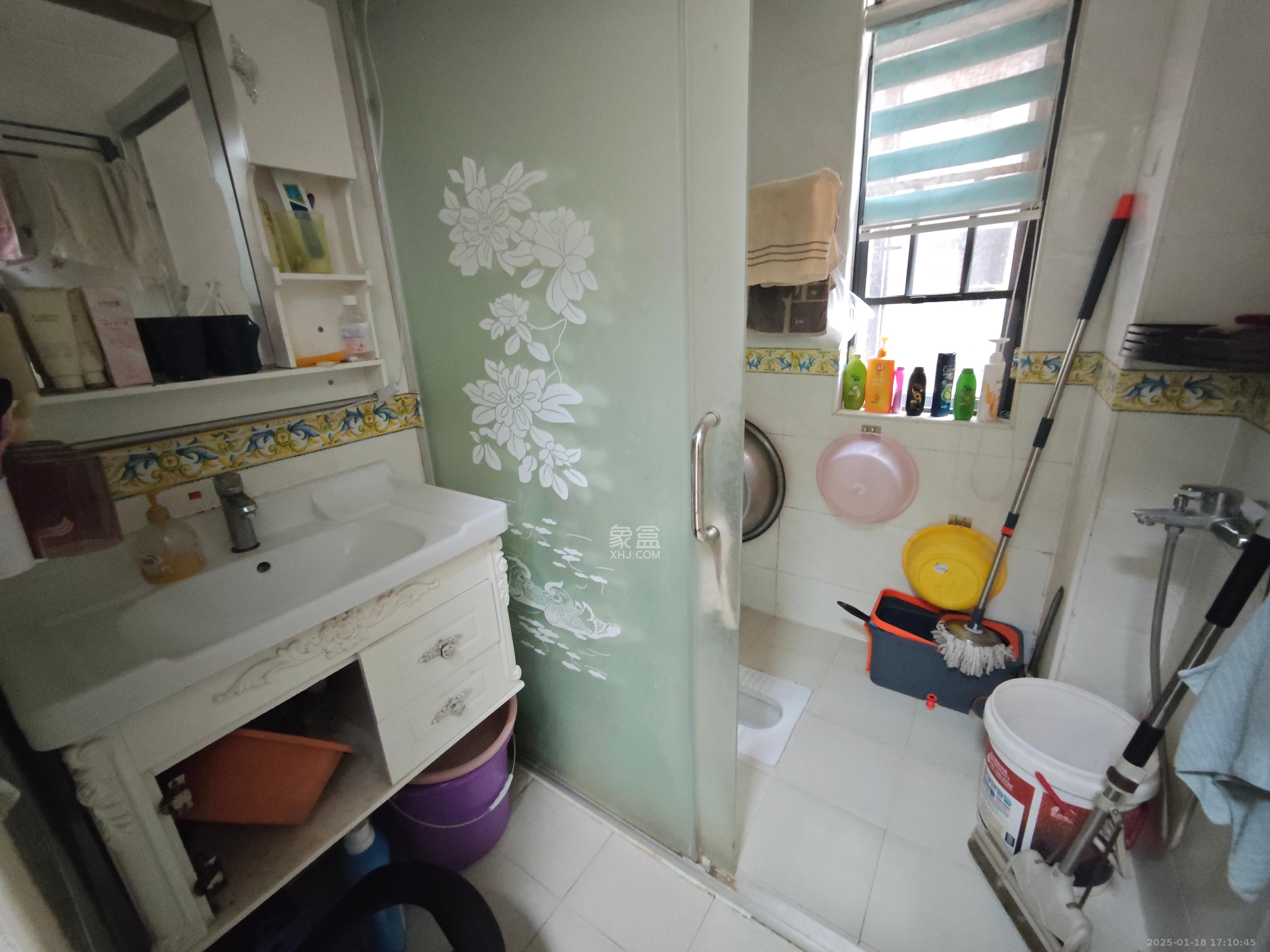 卢浮原著 3室2厅1卫 2000.0元/月 卢浮原著 3室2厅1卫 2000.0元/月室内图