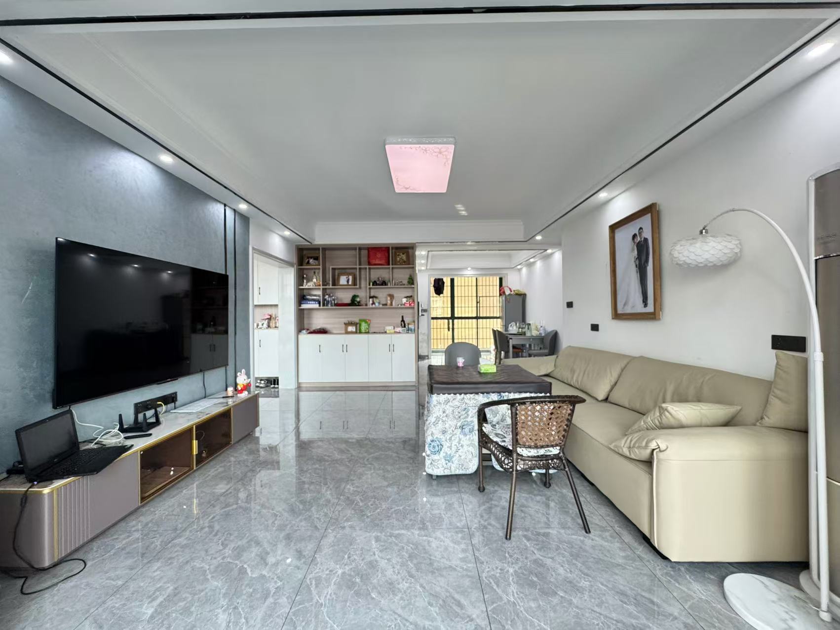 湘粤名城 3室2厅2卫 1800.0元/月 湘粤名城 3室2厅2卫 1800.0元/月室内图