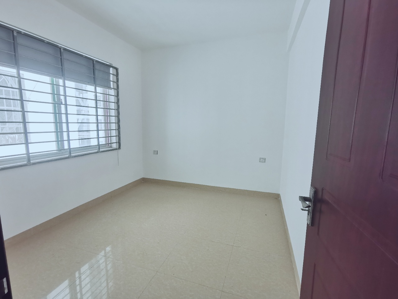 富豪大厦(富豪花园) 2室2厅1卫 98.0万 富豪大厦(富豪花园) 2室2厅1卫 98.0万客厅