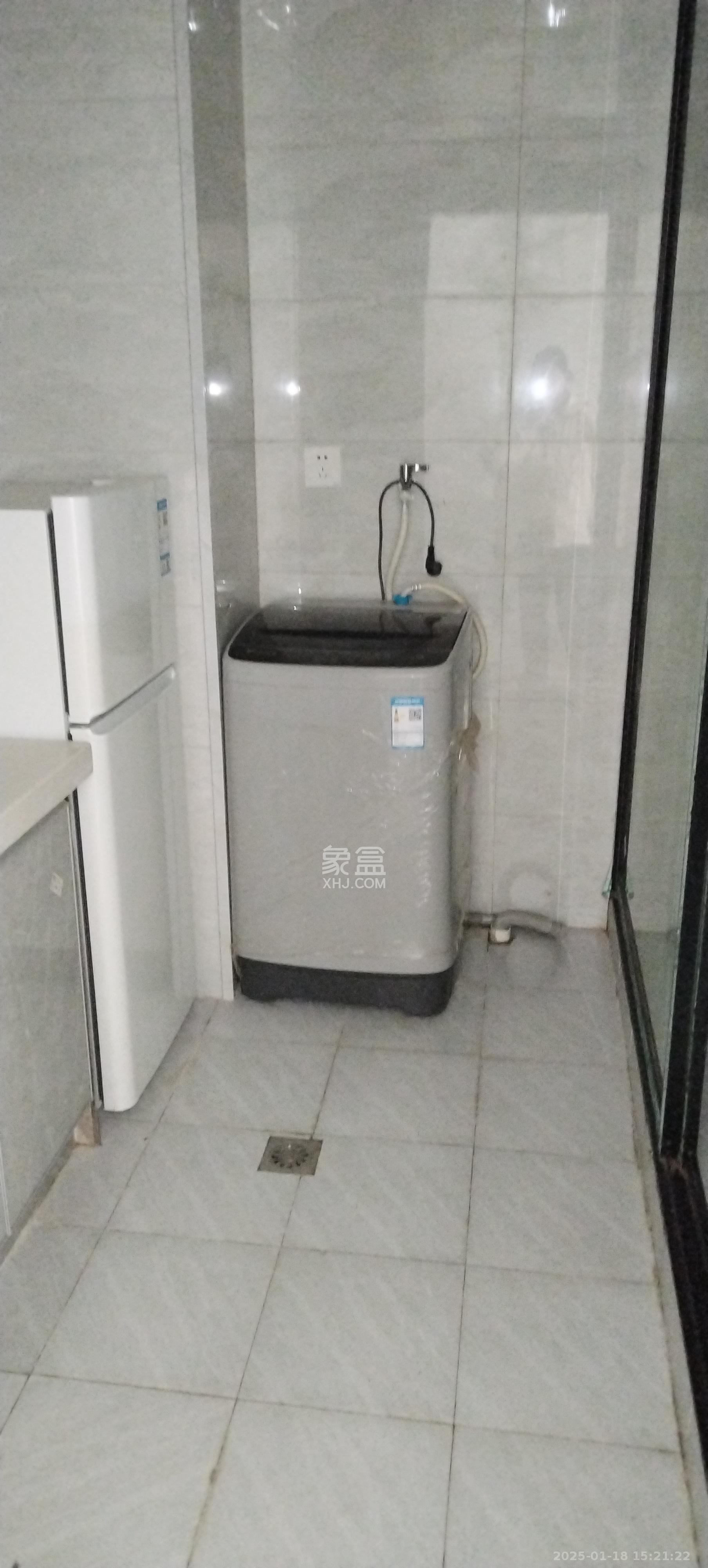 红星电脑电器市场  1室1厅1卫   1000.00元/月室内图