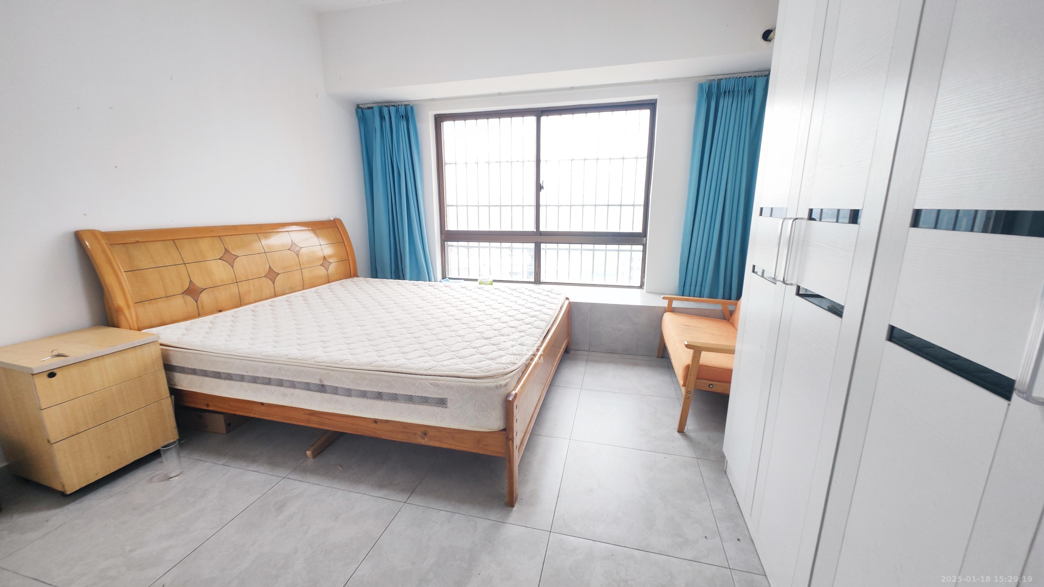家和院  4室2厅2卫   2500.00元/月室内图