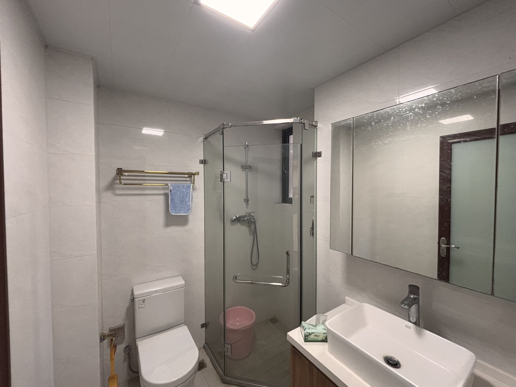 星华海岸城二期  3室2厅2卫    179.0万 星华海岸城二期  3室2厅2卫    179.0万室内图