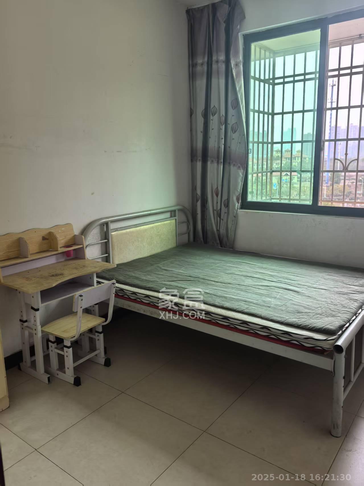 大桥四区 3室1厅1卫 2400.0元/月 大桥四区 3室1厅1卫 2400.0元/月室内图