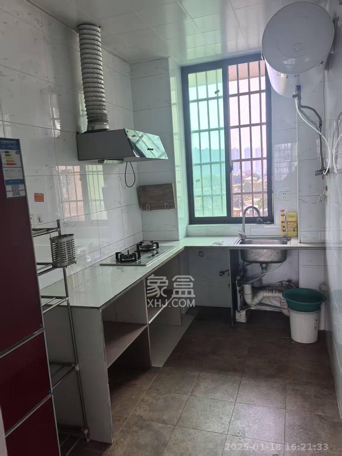 大桥四区 3室1厅1卫 2400.0元/月 大桥四区 3室1厅1卫 2400.0元/月室内图