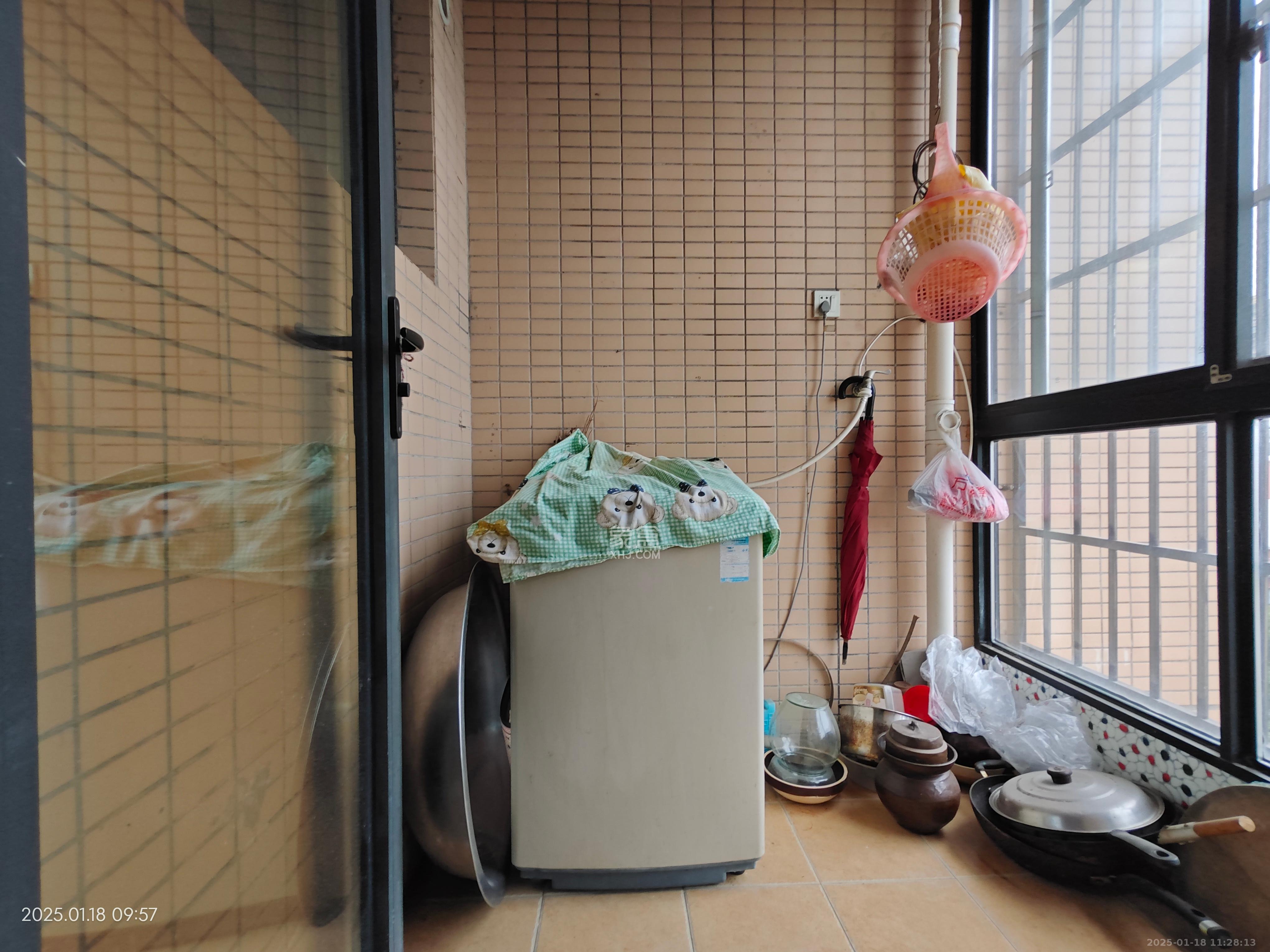 深业睿城  3室2厅2卫   2100.00元/月室内图