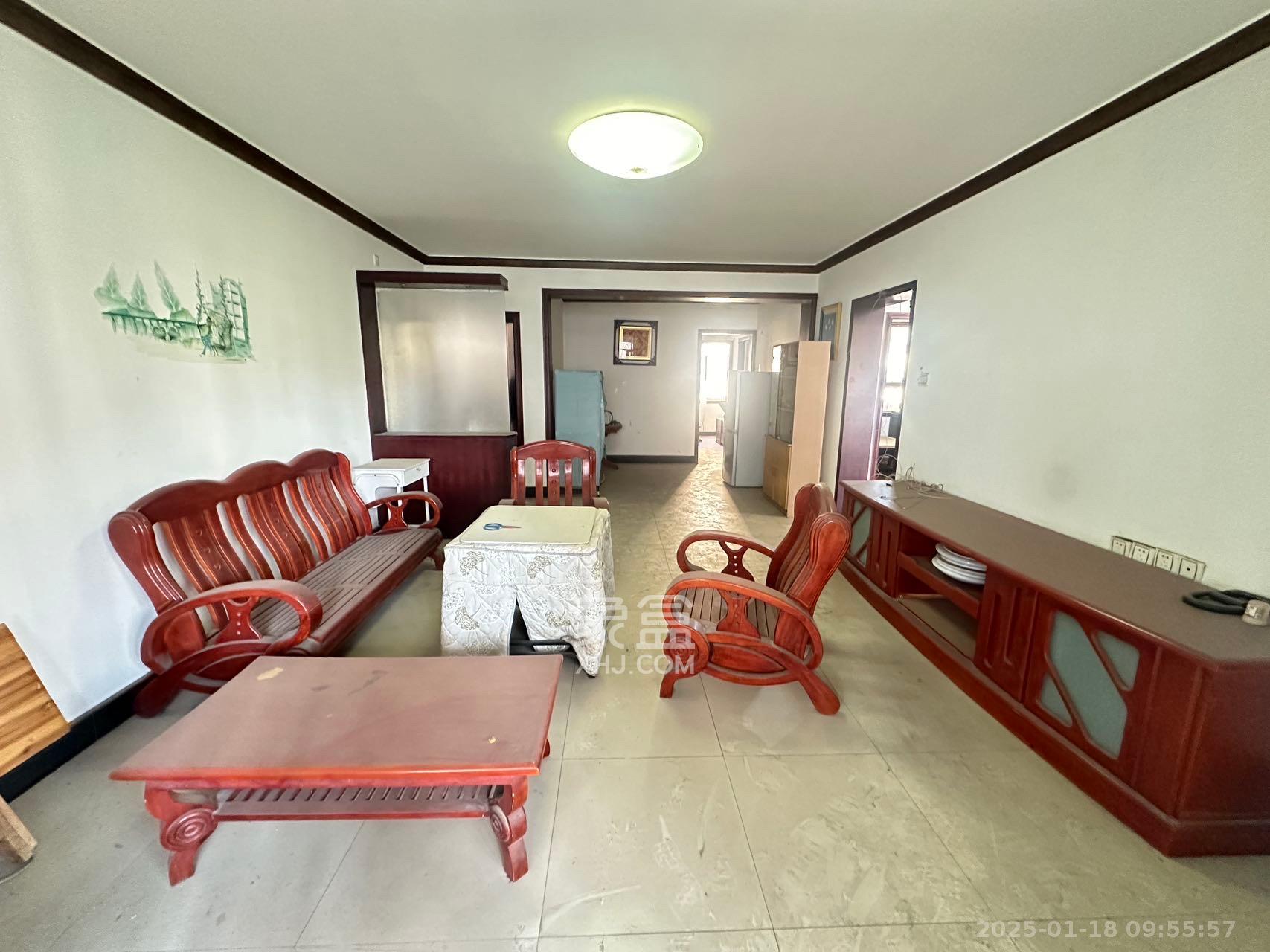 雄海花园 3室2厅2卫 2100.0元/月 雄海花园 3室2厅2卫 2100.0元/月室内图