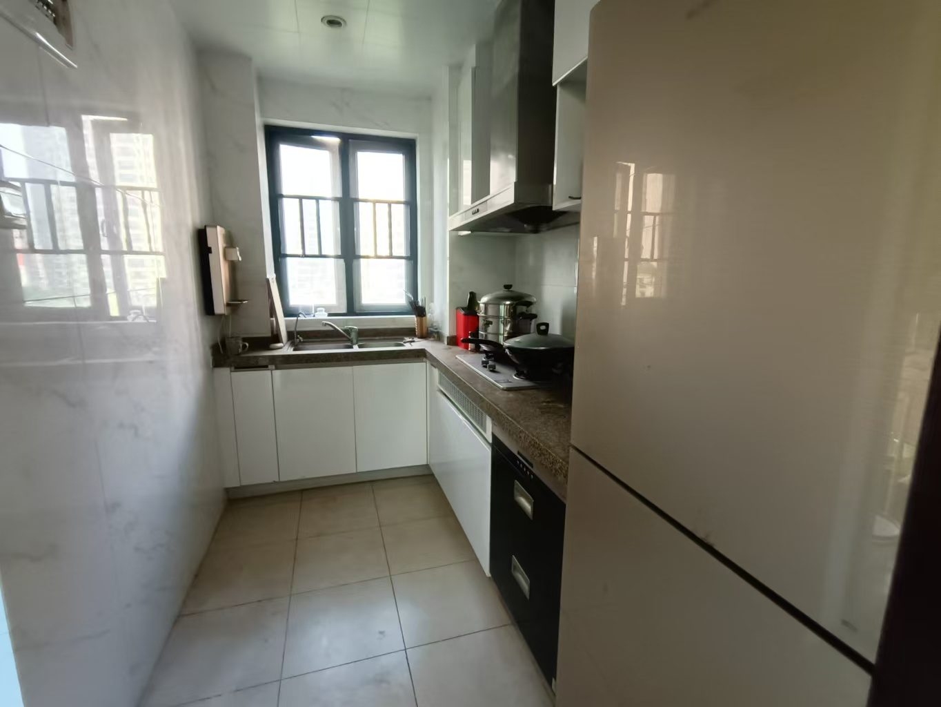 恒大绿洲 3室2厅2卫 2000.0元/月 恒大绿洲 3室2厅2卫 2000.0元/月室内图