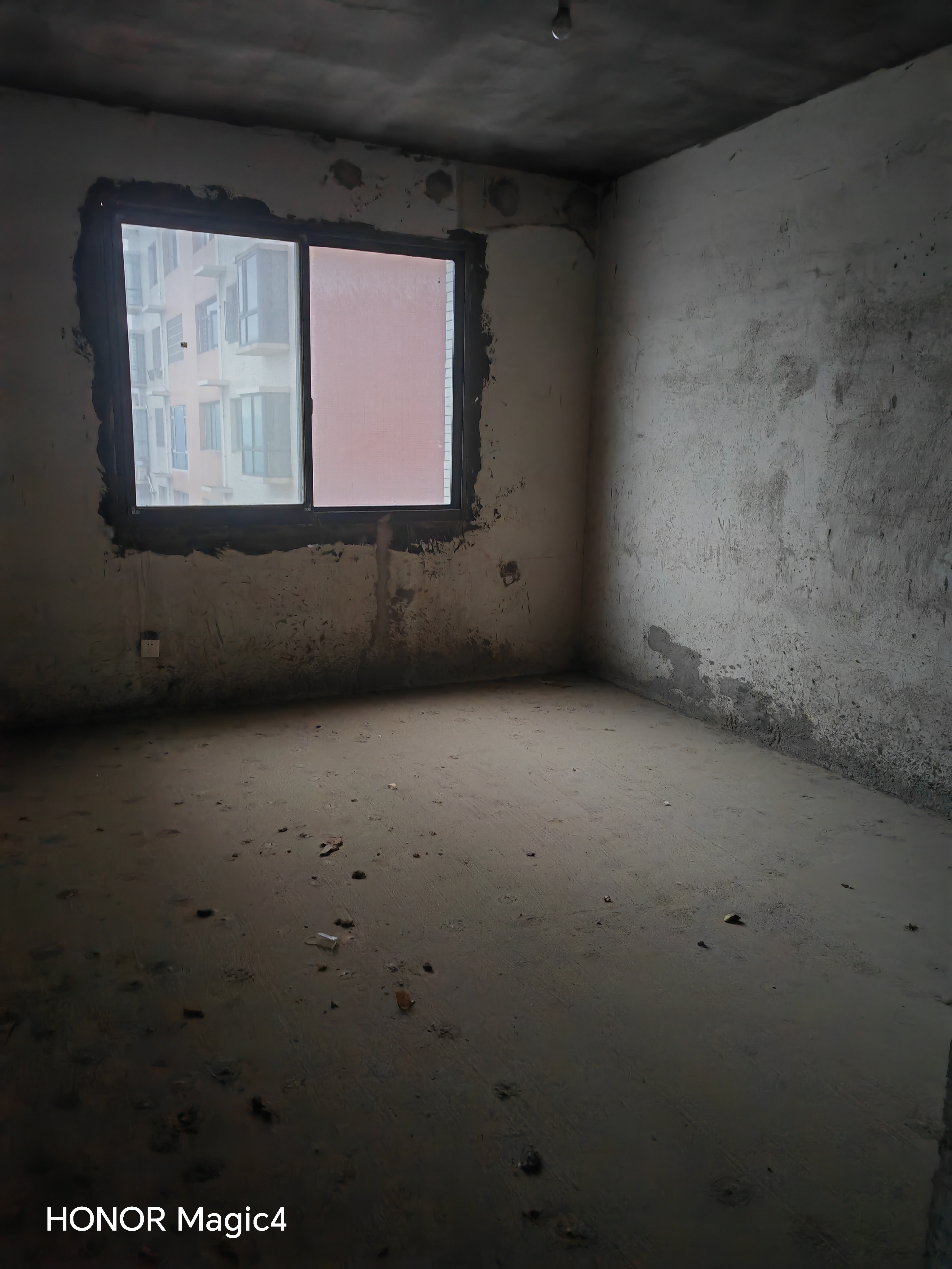 弘星大厦  4室2厅2卫    70.0万 弘星大厦  4室2厅2卫    70.0万客厅