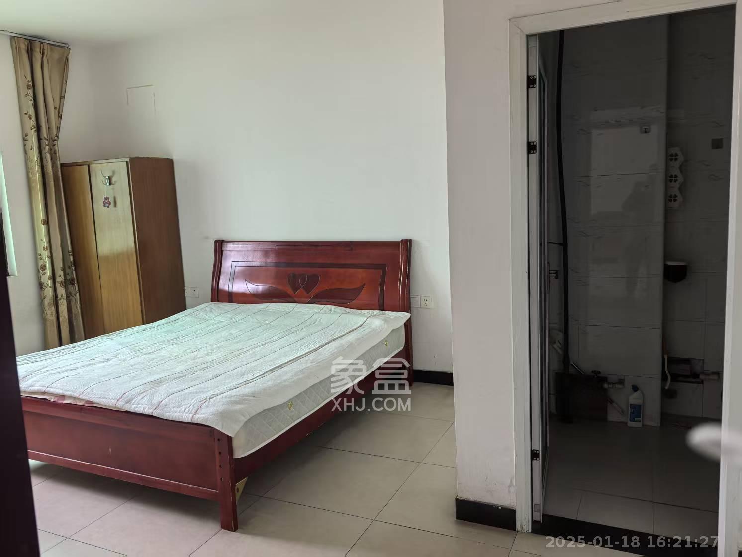 大桥四区 3室1厅1卫 2400.0元/月 大桥四区 3室1厅1卫 2400.0元/月室内图