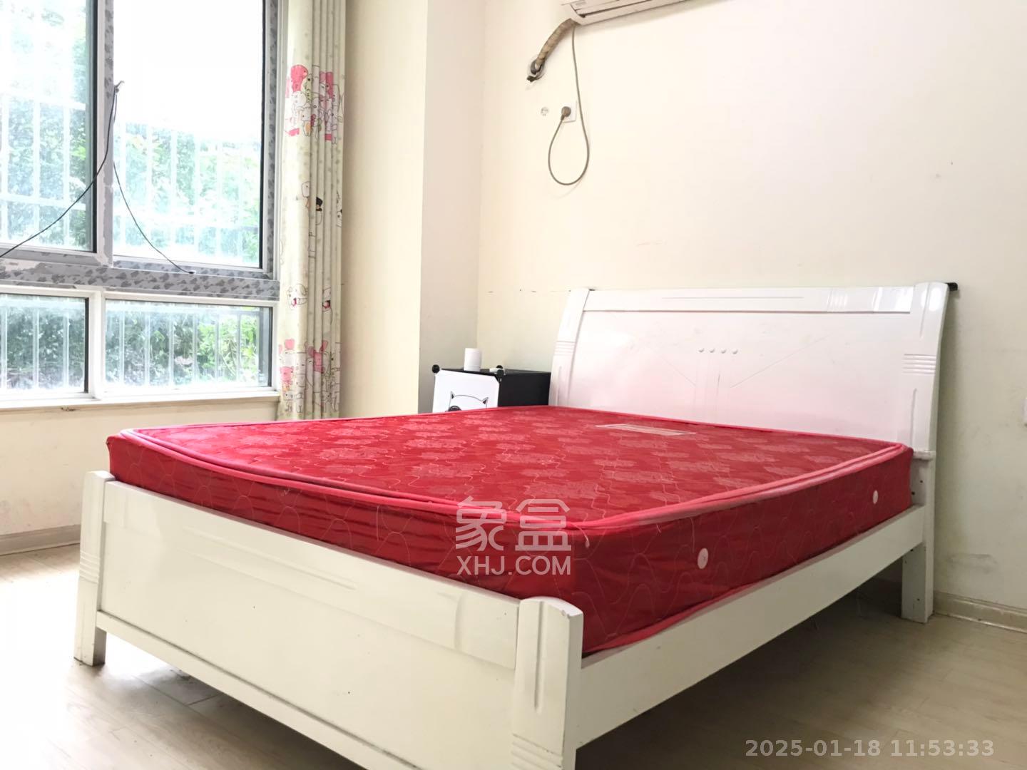 山水湾  3室2厅1卫   1700.00元/月室内图