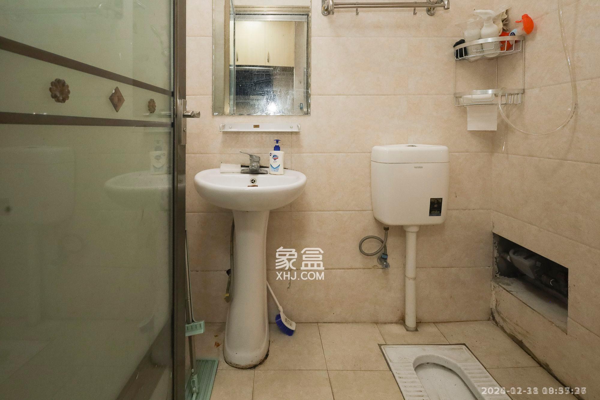 塞纳公馆  1室1厅1卫    1300.0元/月 塞纳公馆  1室1厅1卫    1300.0元/月室内图