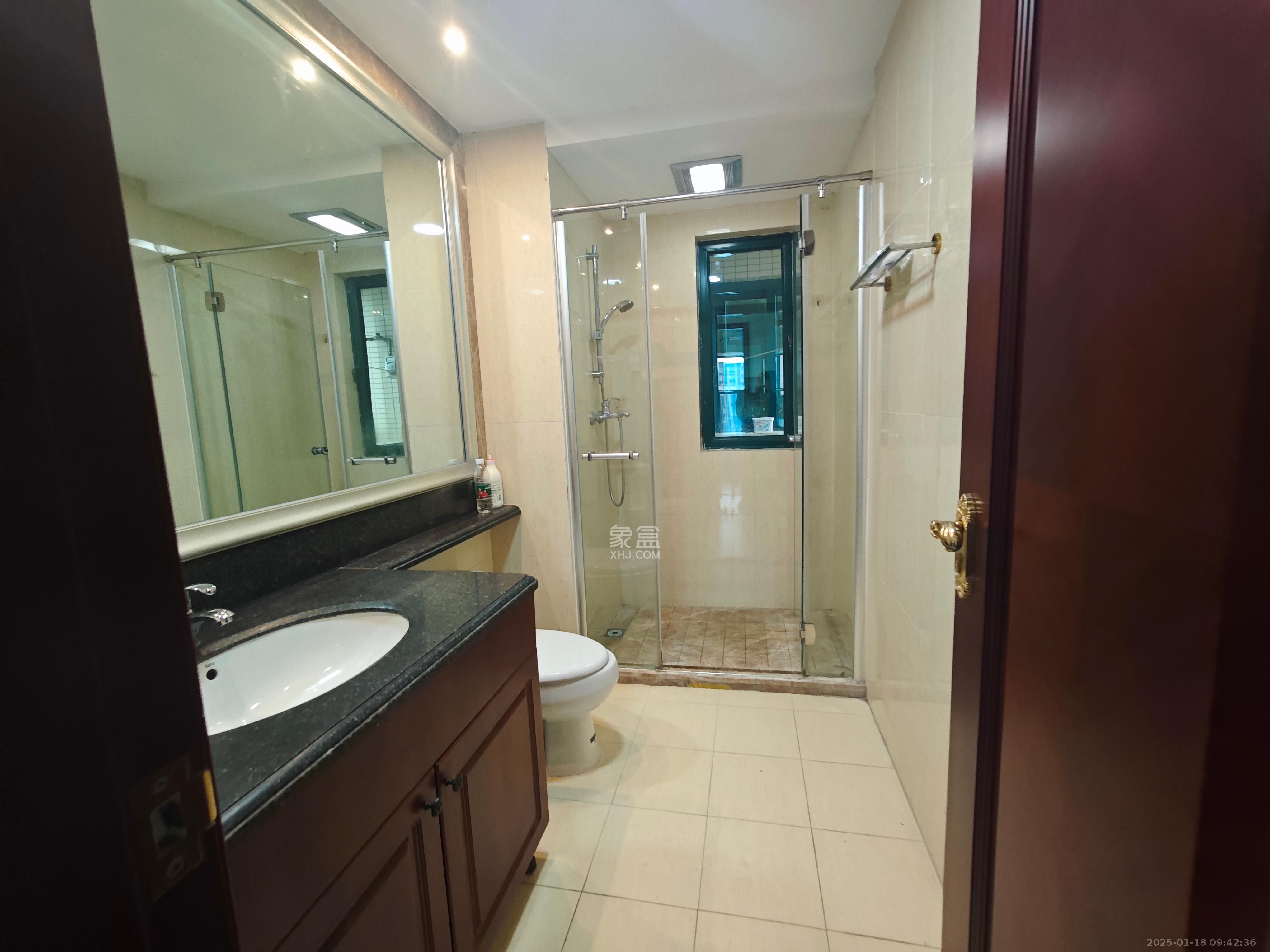 恒大翡翠华庭 3室2厅1卫 2200.0元/月 恒大翡翠华庭 3室2厅1卫 2200.0元/月室内图