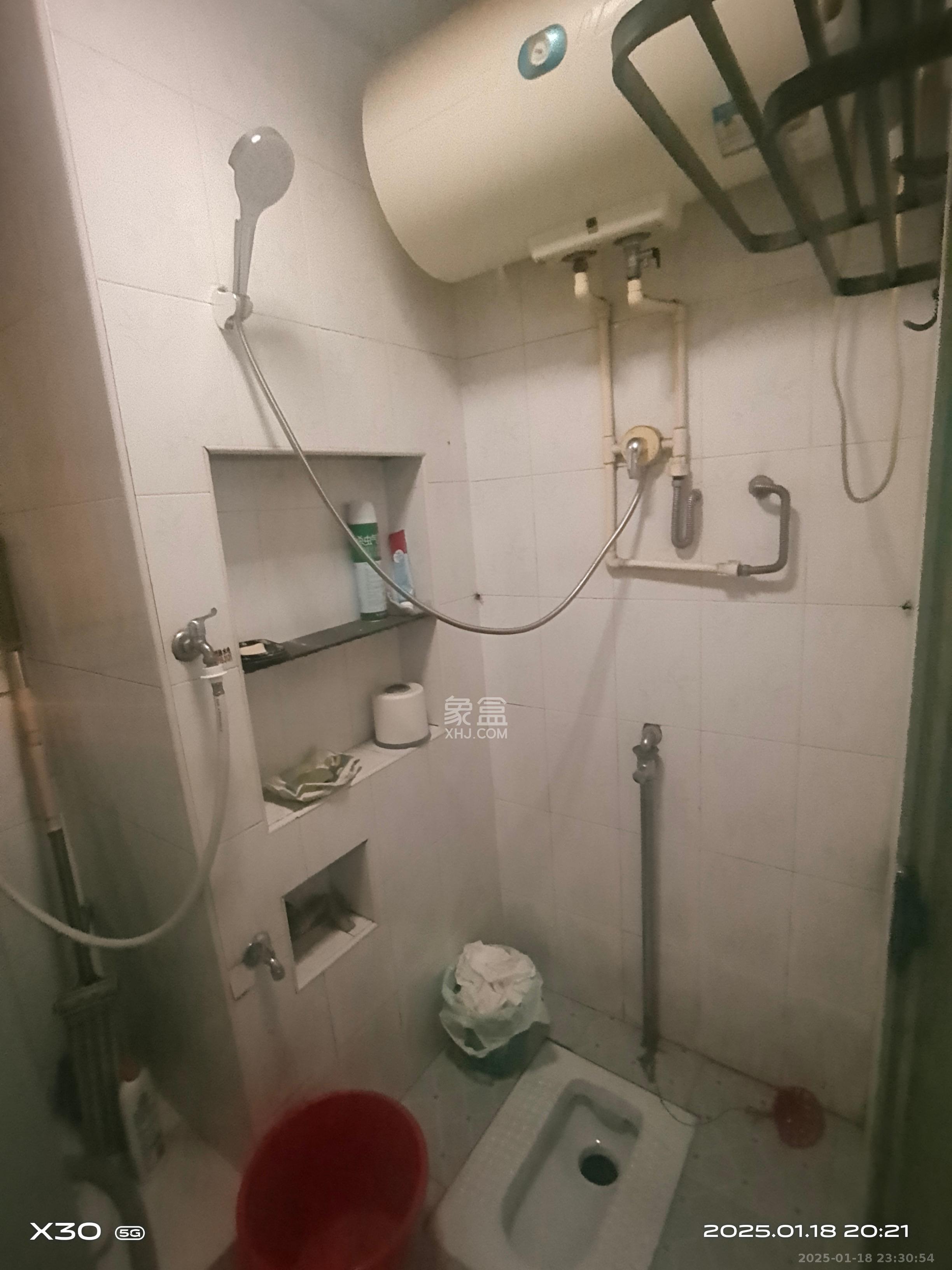 先福安置小区 1室1厅0卫 1200.0元/月 先福安置小区 1室1厅0卫 1200.0元/月室内图