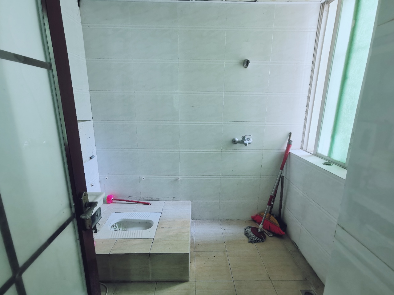 富豪大厦(富豪花园) 2室2厅1卫 98.0万 富豪大厦(富豪花园) 2室2厅1卫 98.0万客厅