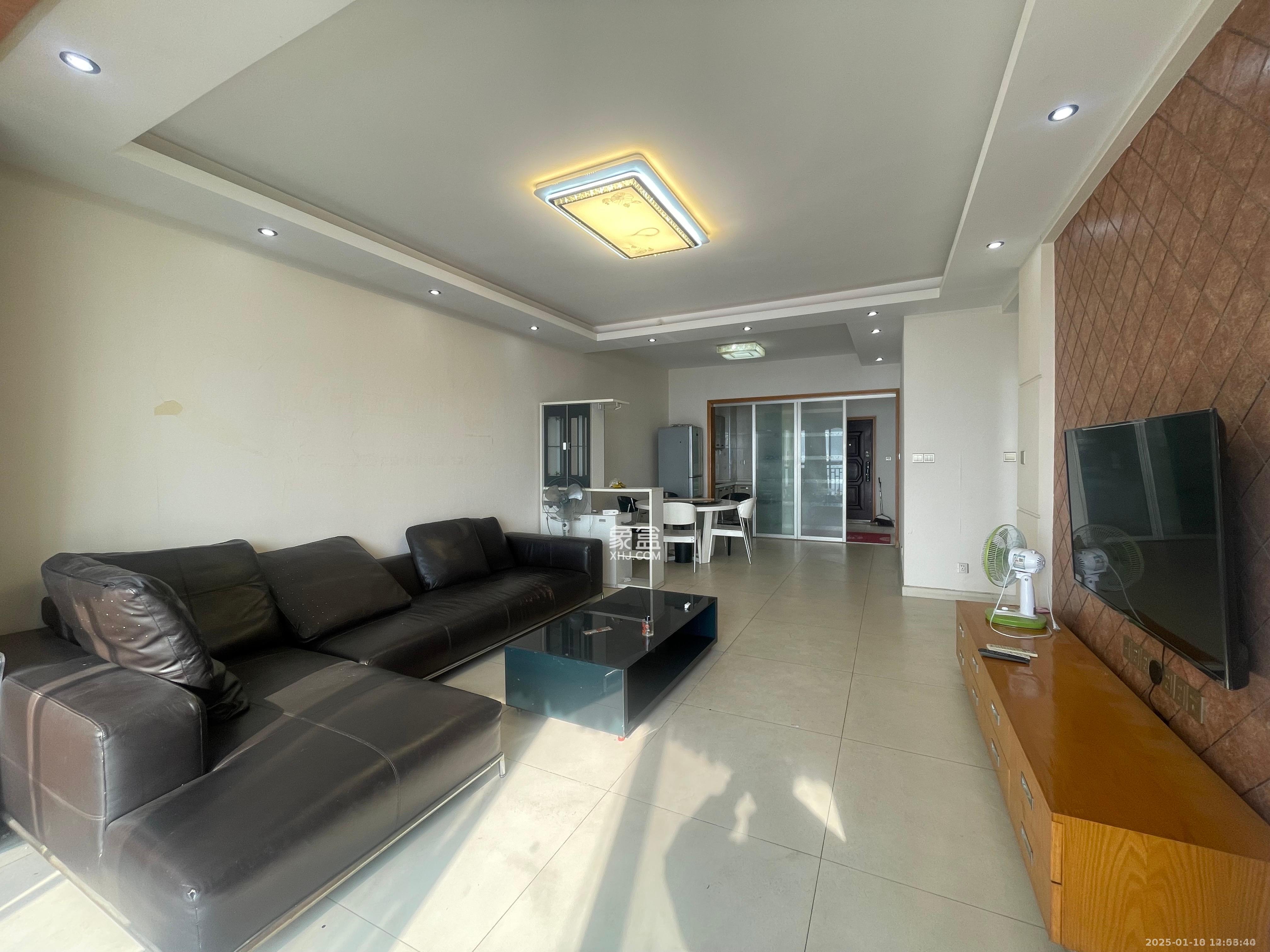 顺天黄金海岸  3室2厅2卫    2700.0元/月 顺天黄金海岸  3室2厅2卫    2700.0元/月