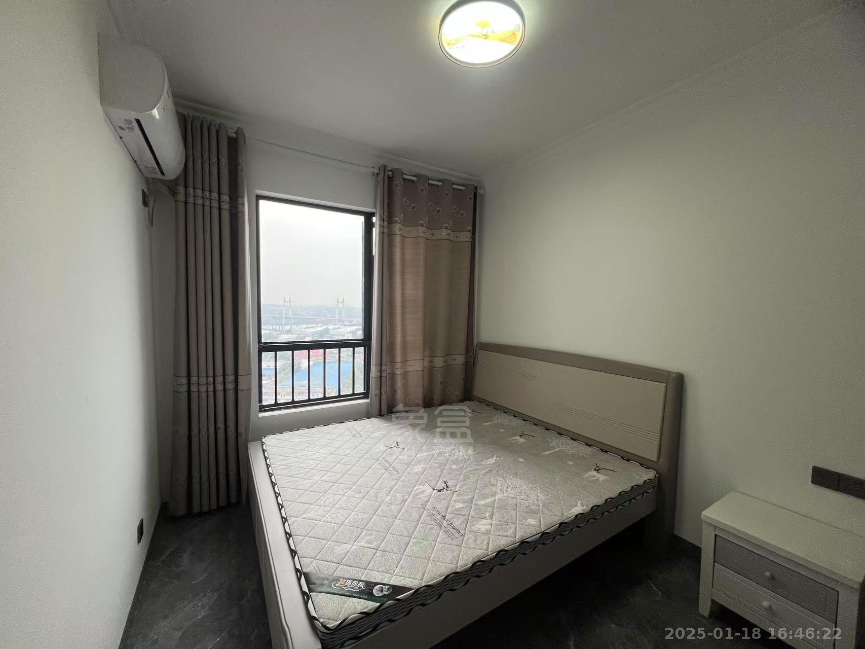 中泰财富湘江 3室2厅2卫 2600.0元/月 中泰财富湘江 3室2厅2卫 2600.0元/月室内图