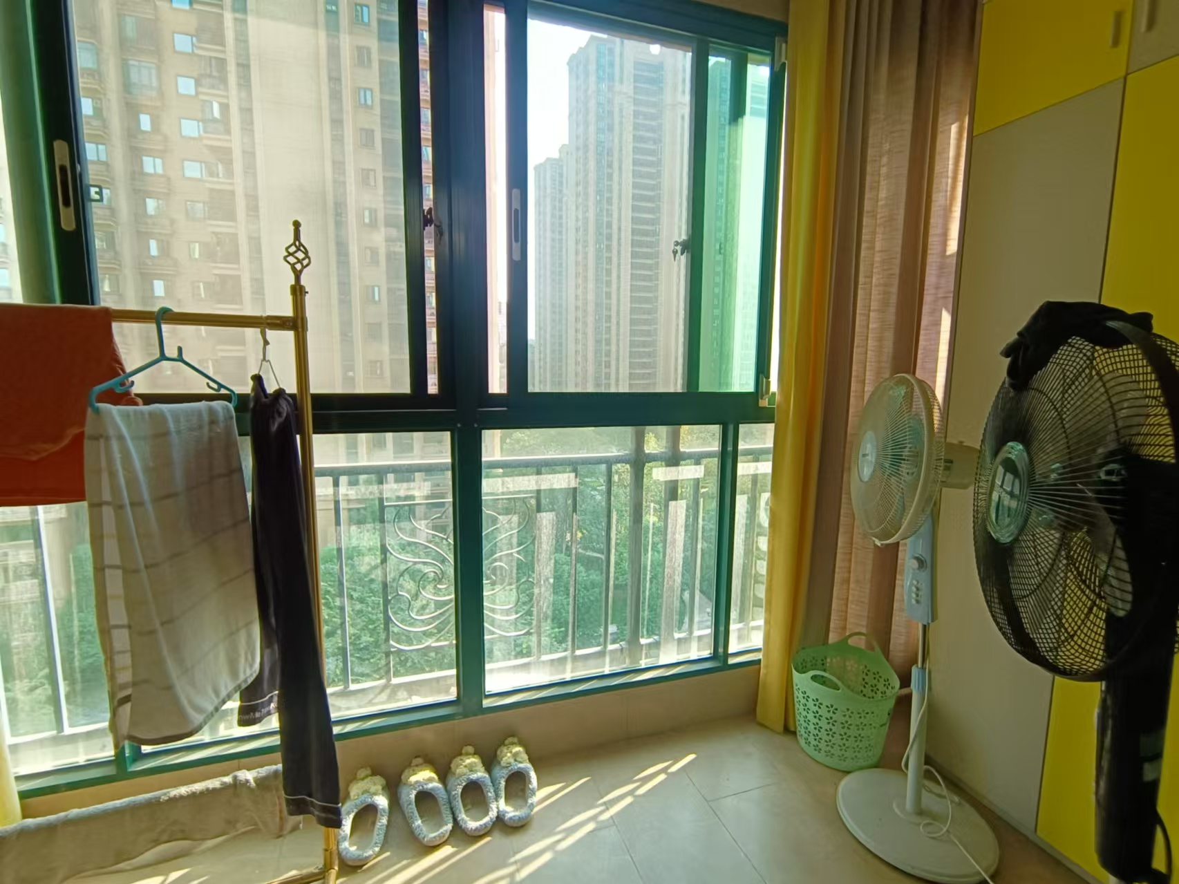 恒大绿洲 3室2厅2卫 2000.0元/月 恒大绿洲 3室2厅2卫 2000.0元/月室内图