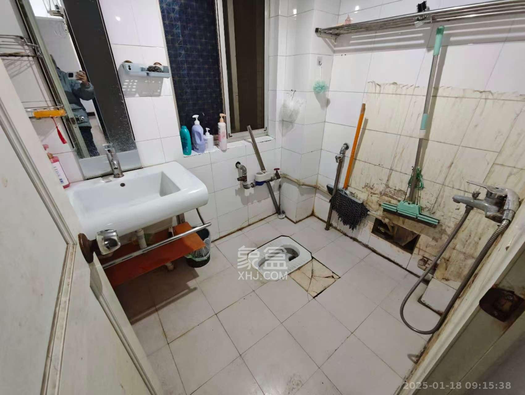 华新花苑 1室2厅1卫 1700.0元/月 华新花苑 1室2厅1卫 1700.0元/月室内图