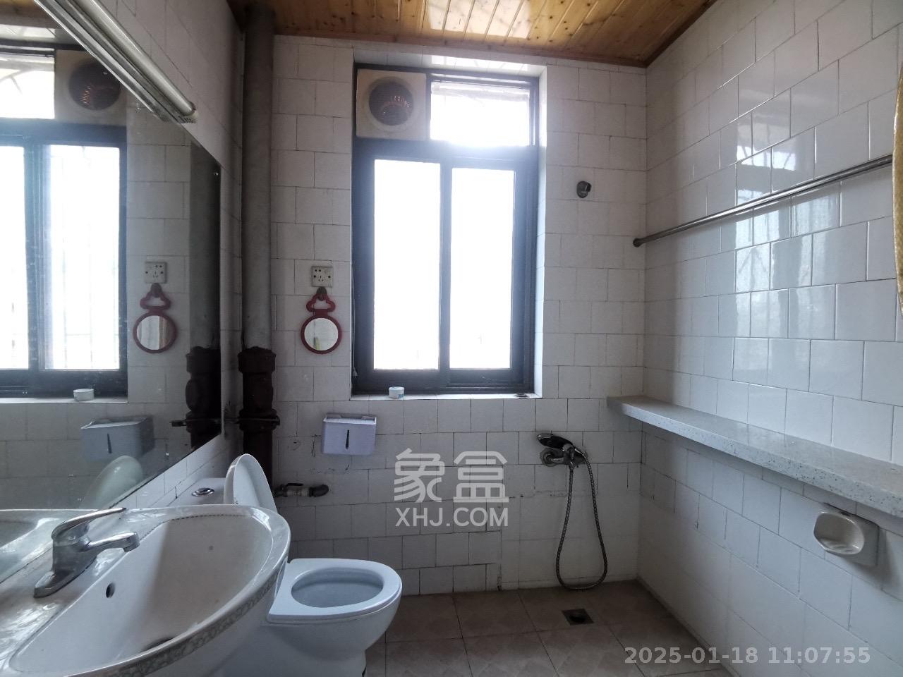 湖南省人口和计划生育委员会宿舍(计生委宿舍) 4室2厅1卫 2500.0元/月 湖南省人口和计划生育委员会宿舍(计生委宿舍) 4室2厅1卫 2500.0元/月室内图