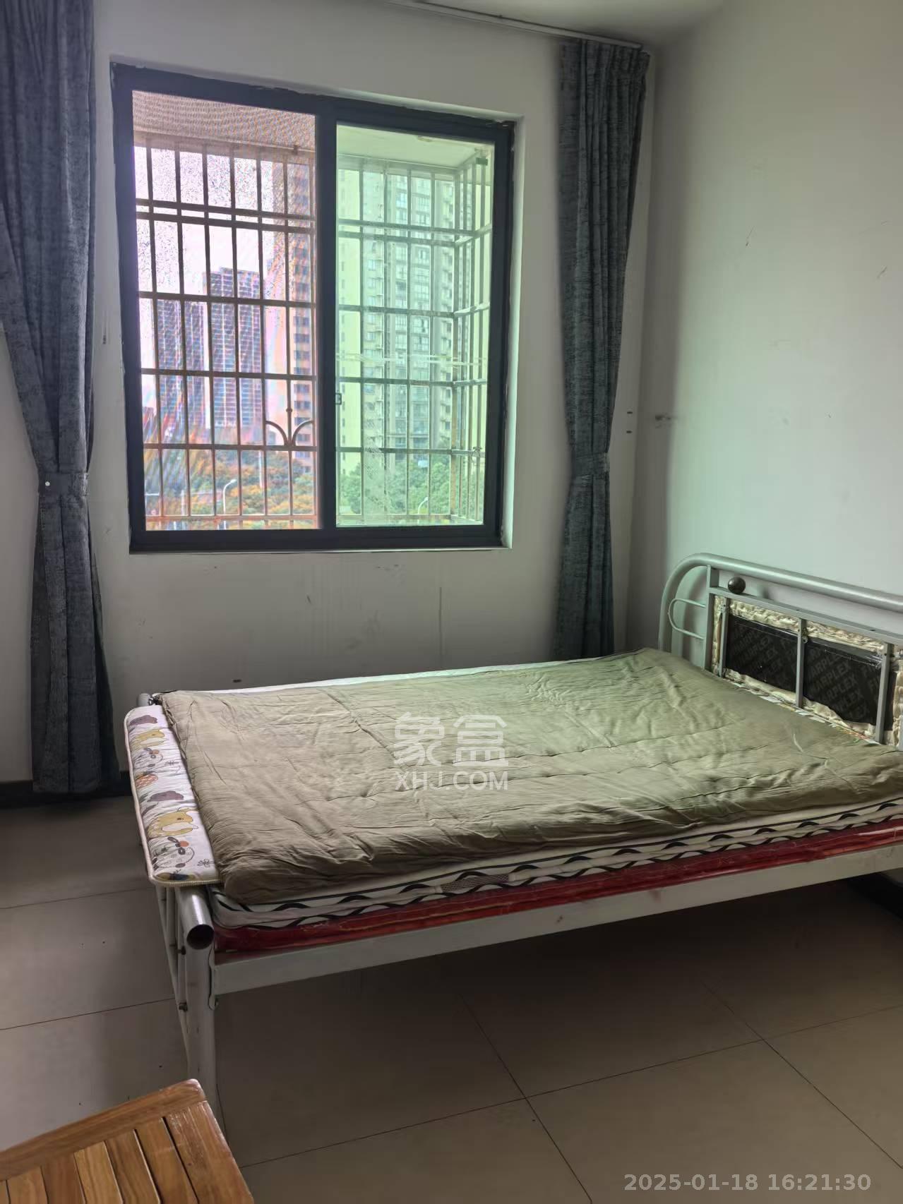 大桥四区 3室1厅1卫 2400.0元/月 大桥四区 3室1厅1卫 2400.0元/月室内图