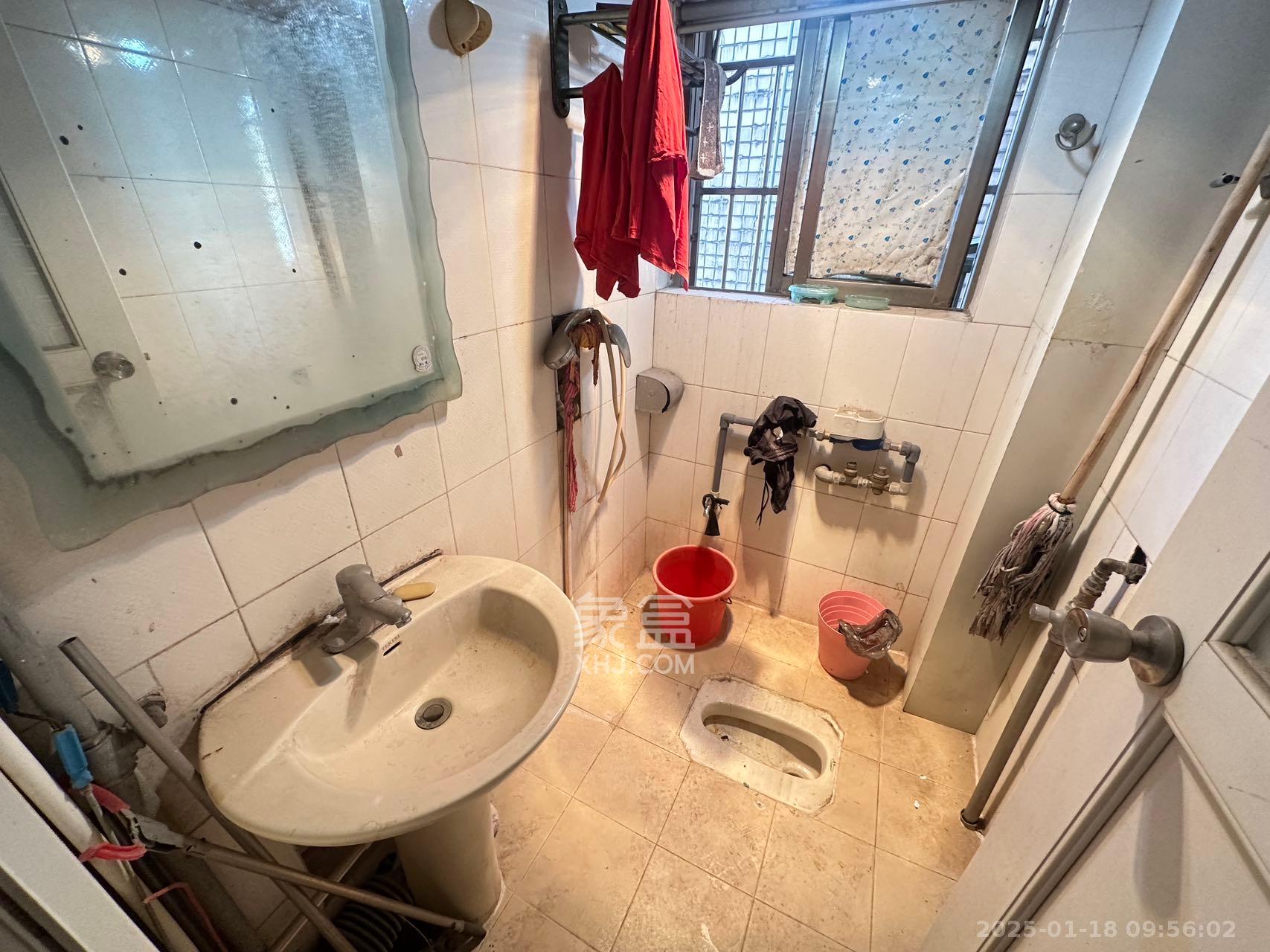 雄海花园 3室2厅2卫 2100.0元/月 雄海花园 3室2厅2卫 2100.0元/月室内图