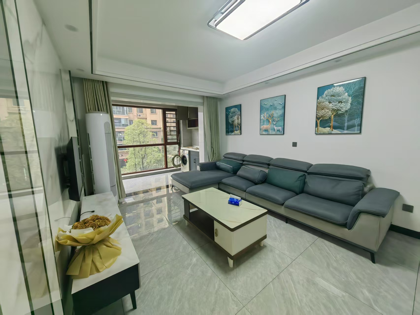 碧桂园梓山府 3室2厅1卫 1800.0元/月 碧桂园梓山府 3室2厅1卫 1800.0元/月室内图