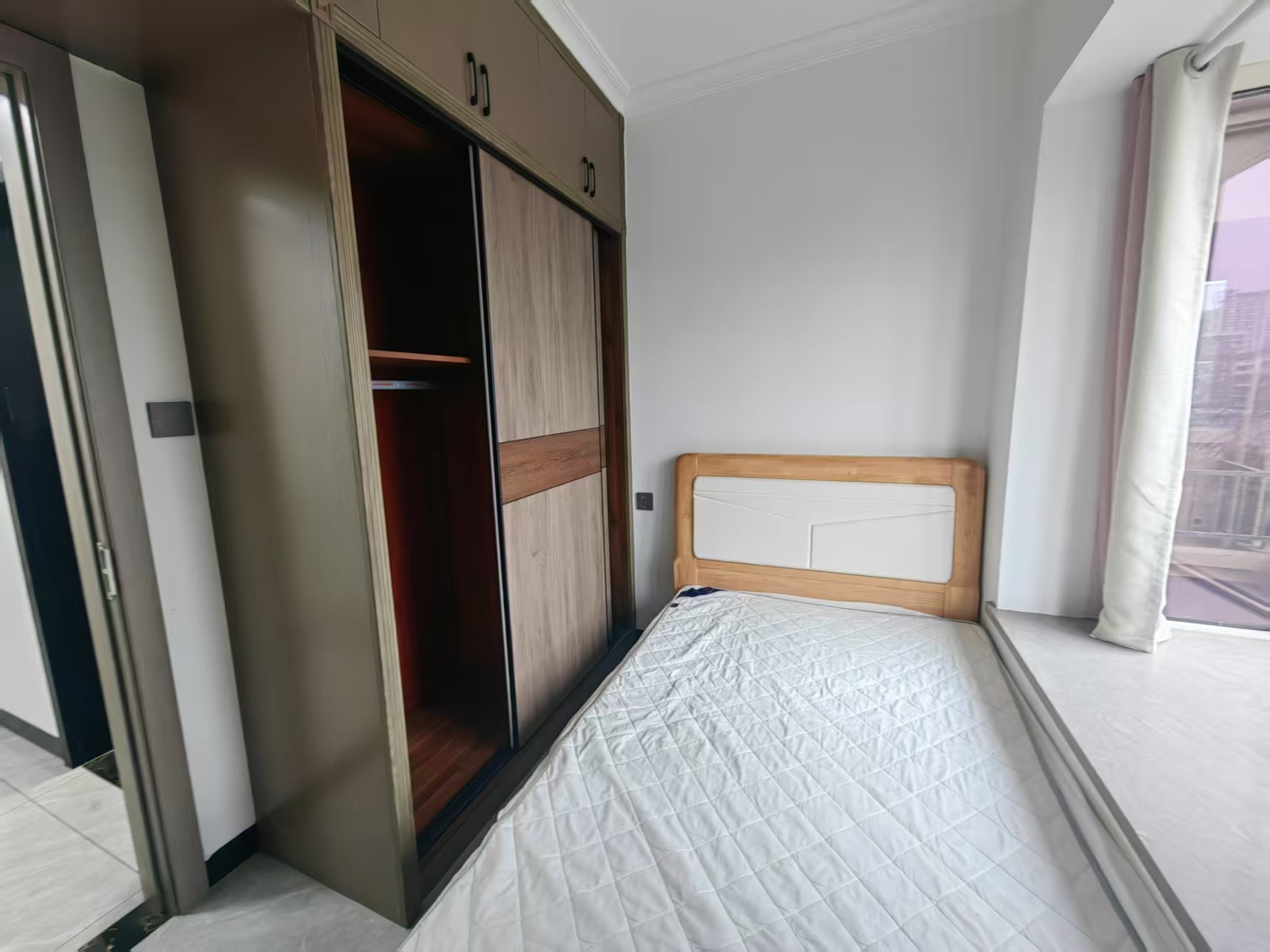 碧桂园梓山府 3室2厅1卫 1800.0元/月 碧桂园梓山府 3室2厅1卫 1800.0元/月室内图