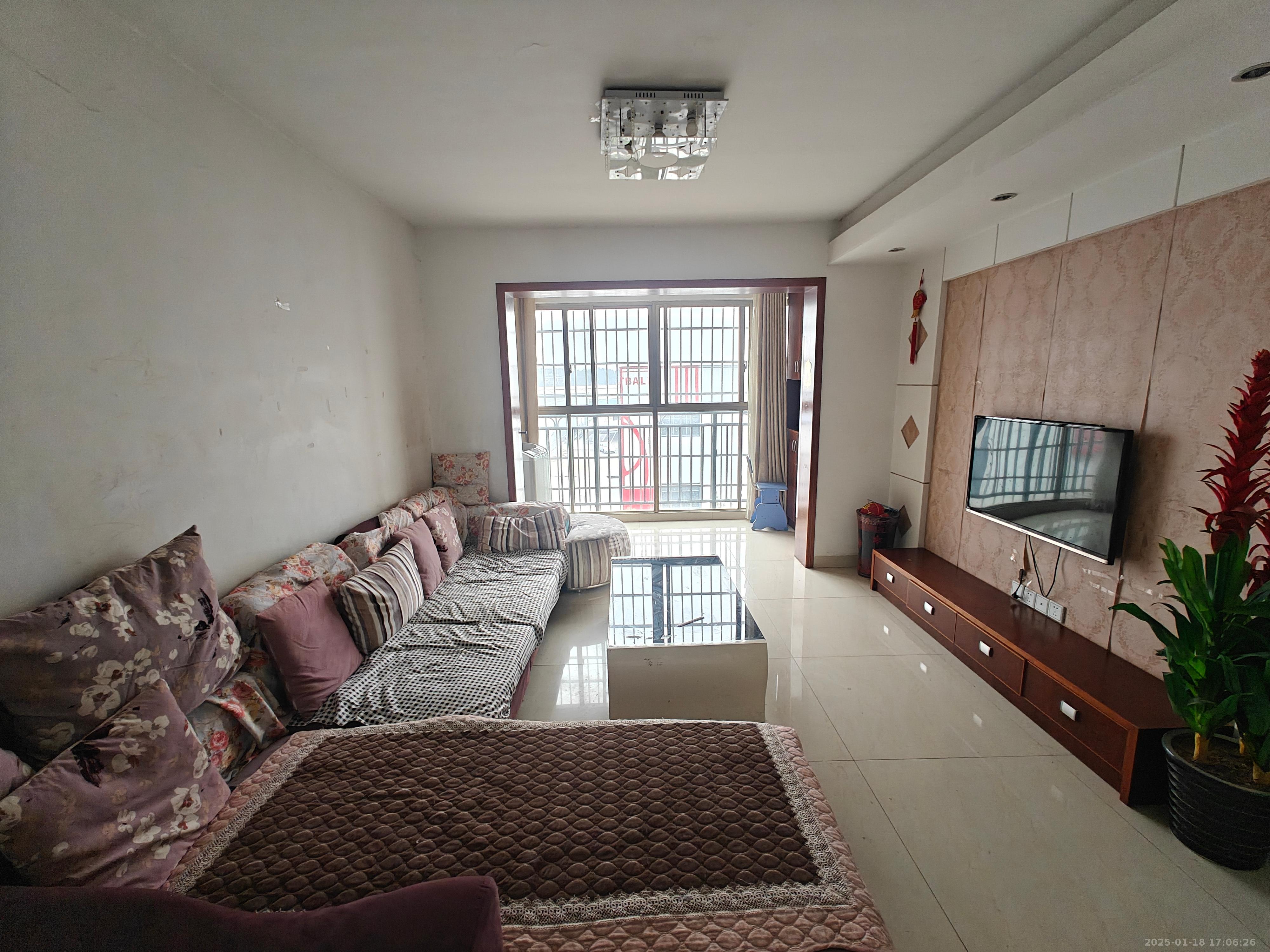 三城花苑(一,二,三期) 2室2厅1卫 1300.0元/月 三城花苑(一,二,三期) 2室2厅1卫 1300.0元/月室内图