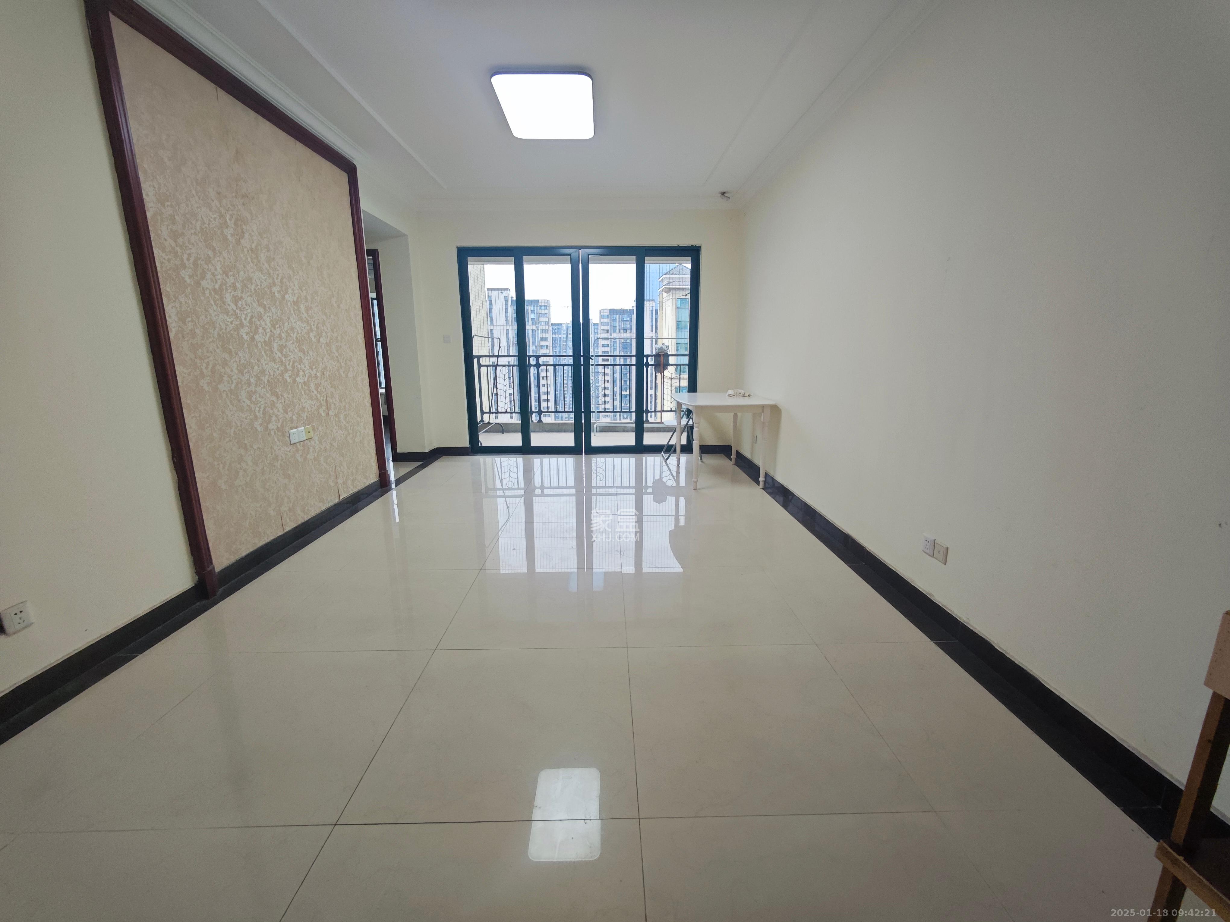 恒大翡翠华庭 3室2厅1卫 2200.0元/月 恒大翡翠华庭 3室2厅1卫 2200.0元/月室内图