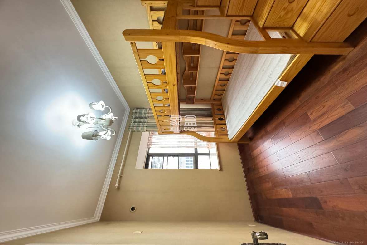 藏珑湖上国际花园 3室2厅2卫 4500.0元/月 藏珑湖上国际花园 3室2厅2卫 4500.0元/月室内图