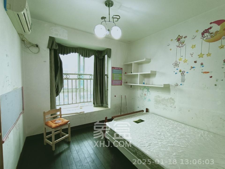 创远景园  4室2厅1卫   3800.00元/月室内图