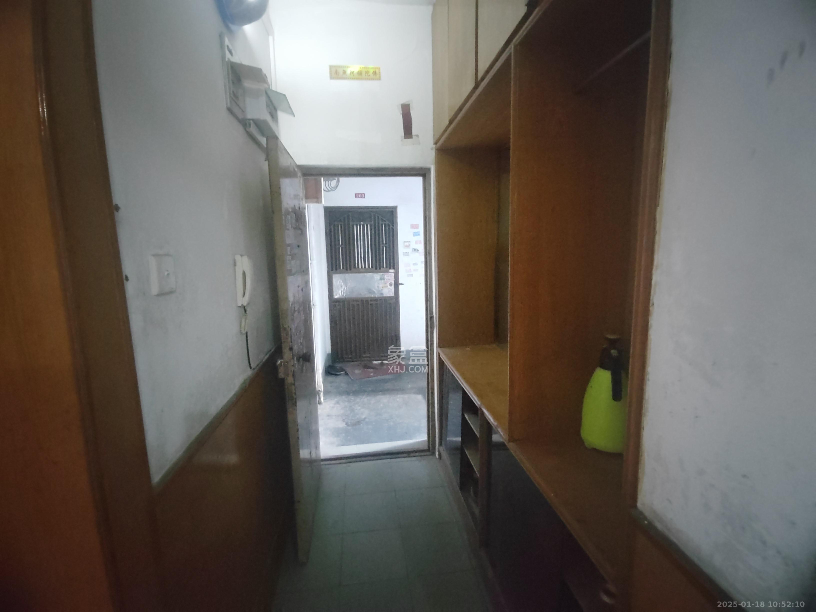 魏家坡  4室2厅2卫   2700.00元/月室内图