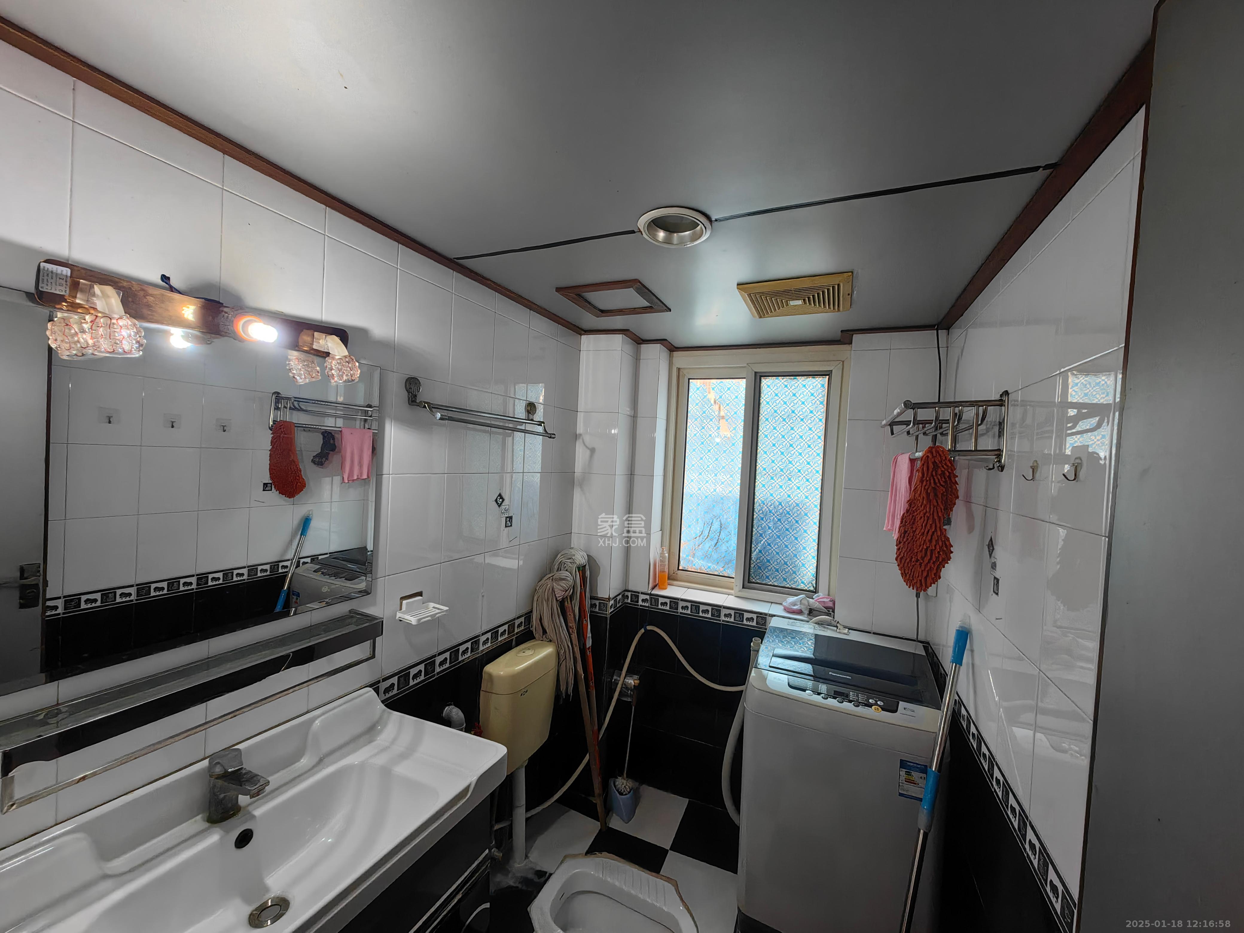 鑫天花园 4室2厅3卫 2400.0元/月 鑫天花园 4室2厅3卫 2400.0元/月室内图