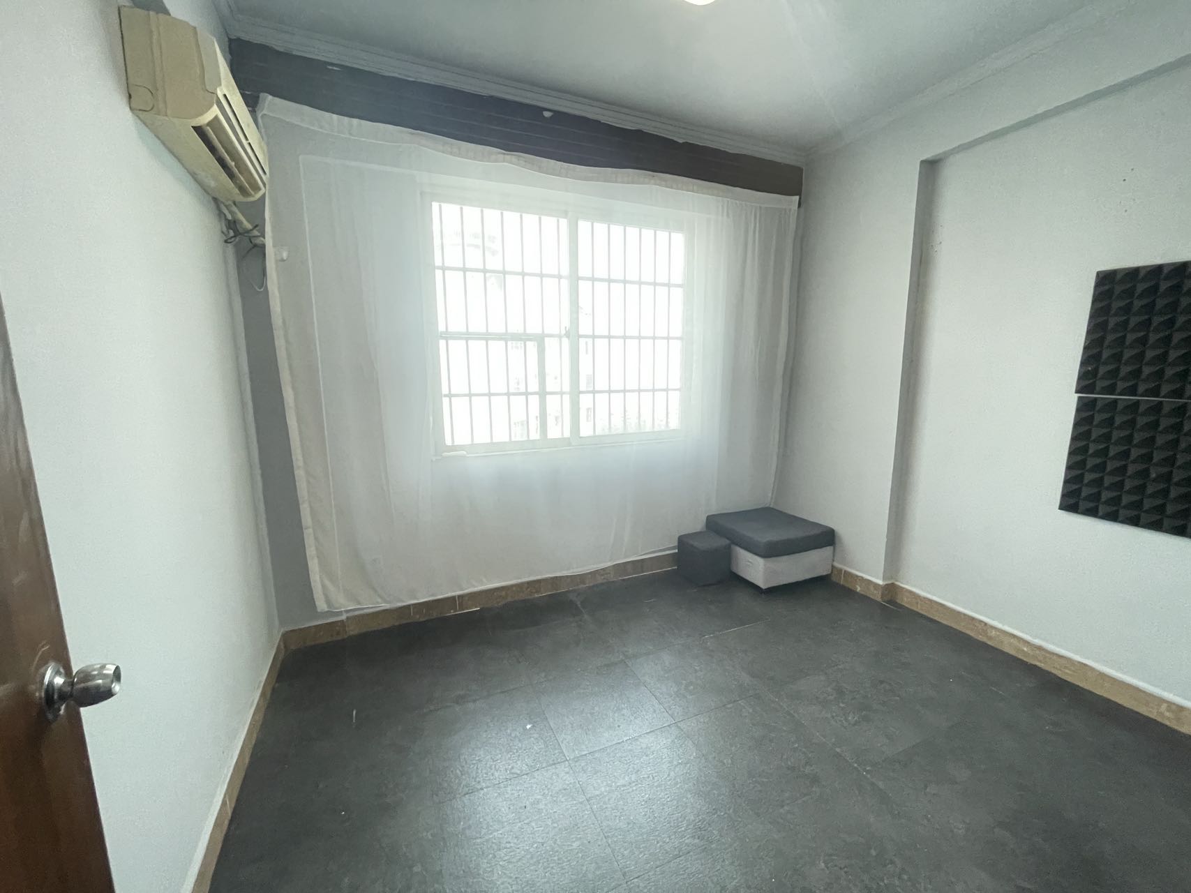 富豪大厦(富豪花园) 2室2厅1卫 130.0万 富豪大厦(富豪花园) 2室2厅1卫 130.0万客厅